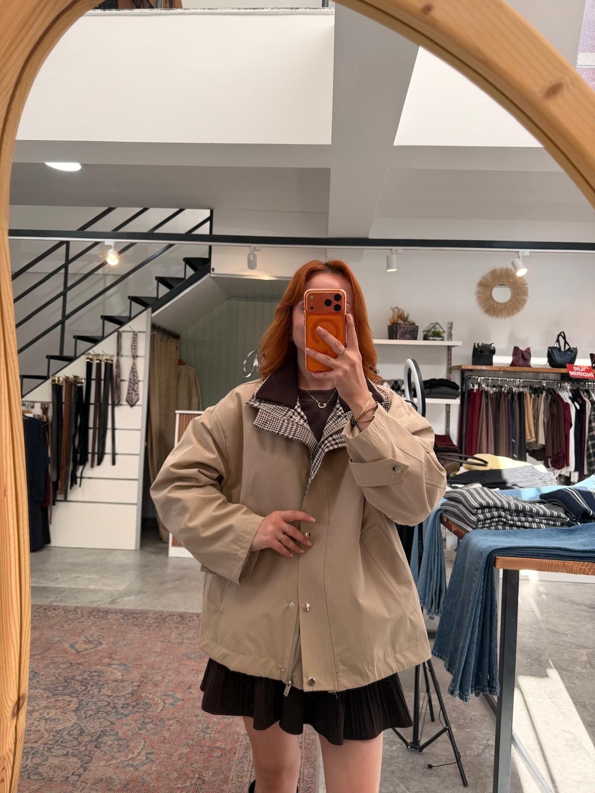 TWEST MODEL TRENÇKOT