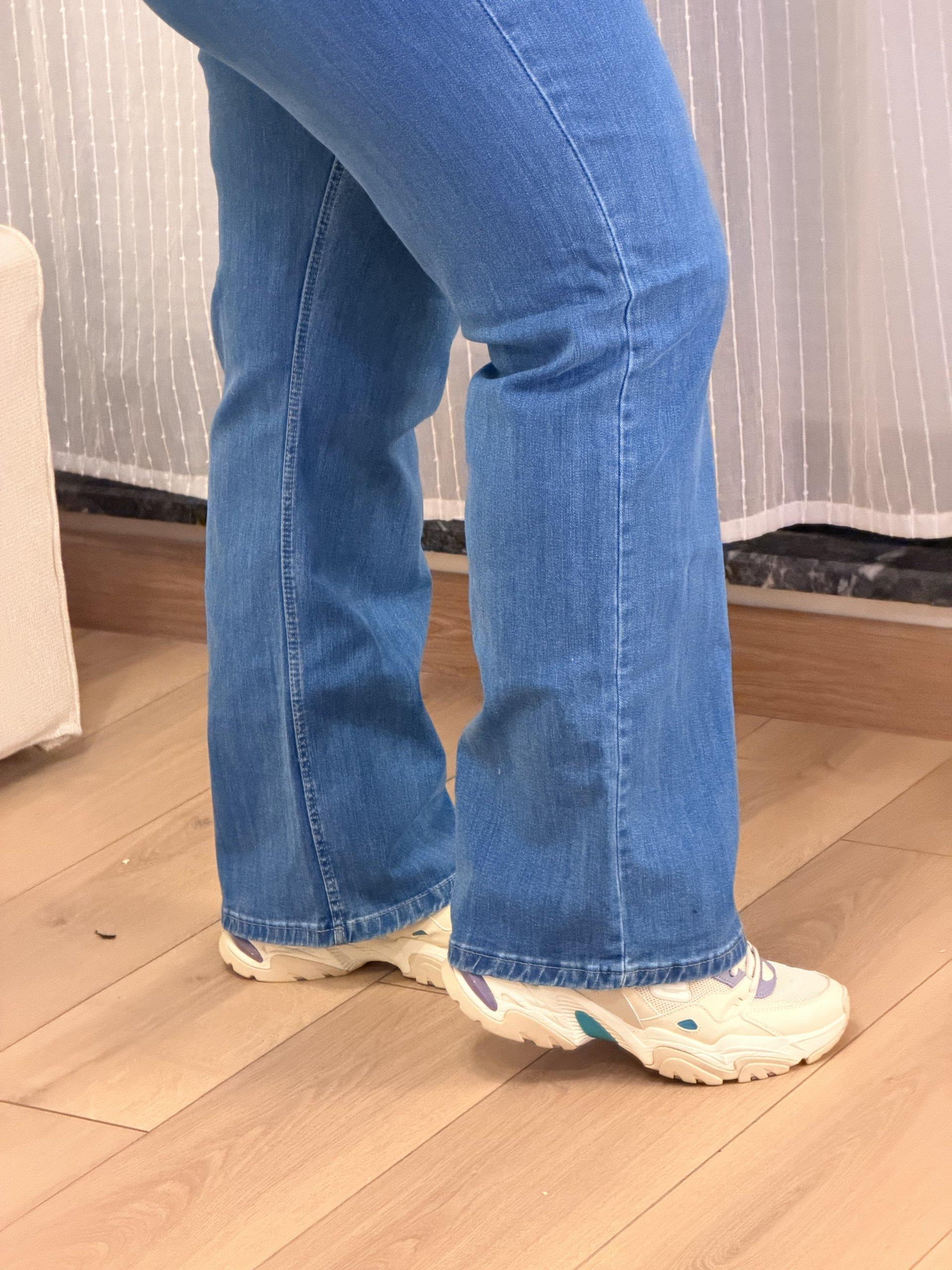 Bel Lastik Detaylı Likralı Boru Paça Kot Pantolon - Mavi