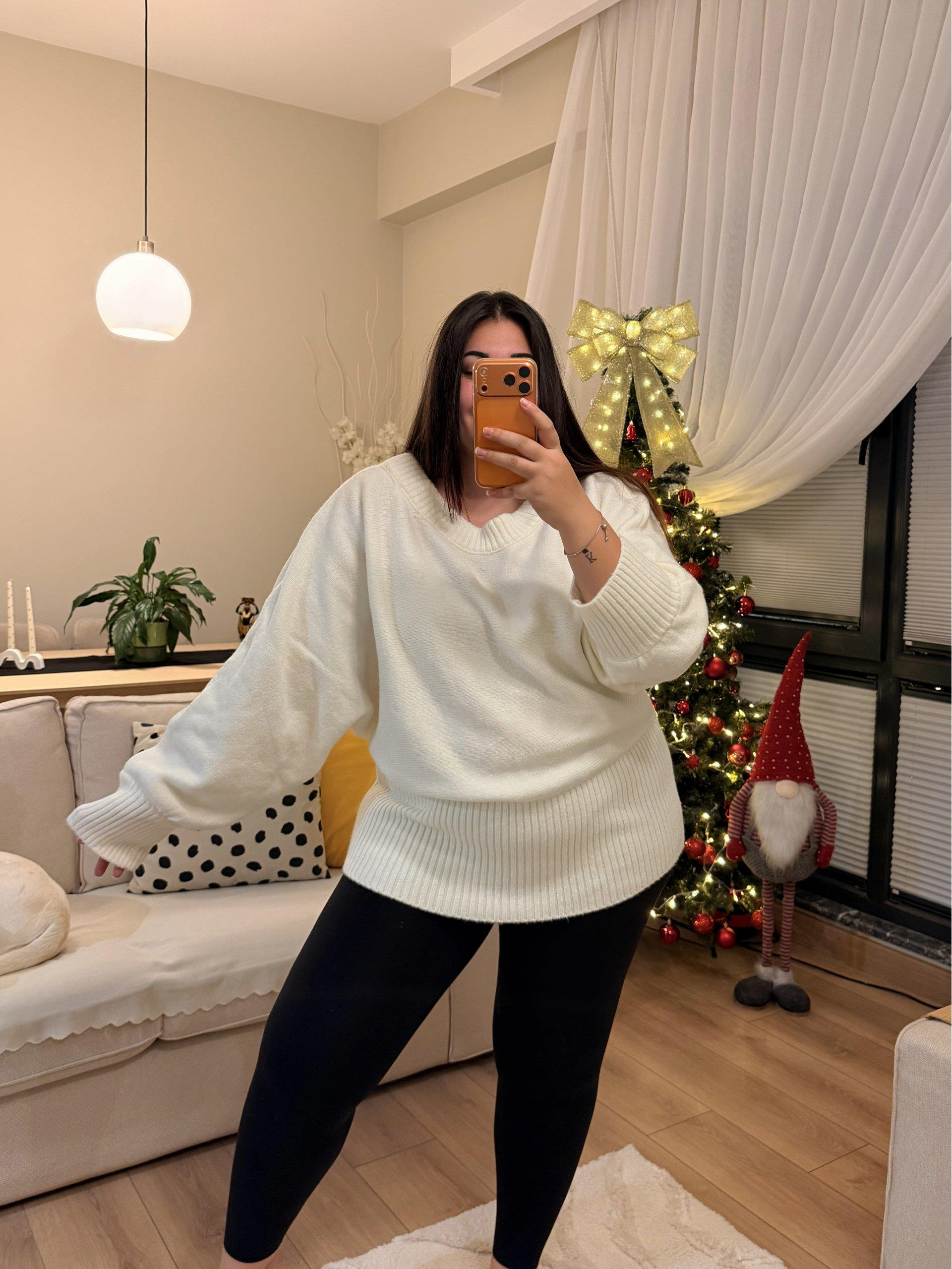 Premium Kayık Yaka Oversize Kazak - Beyaz