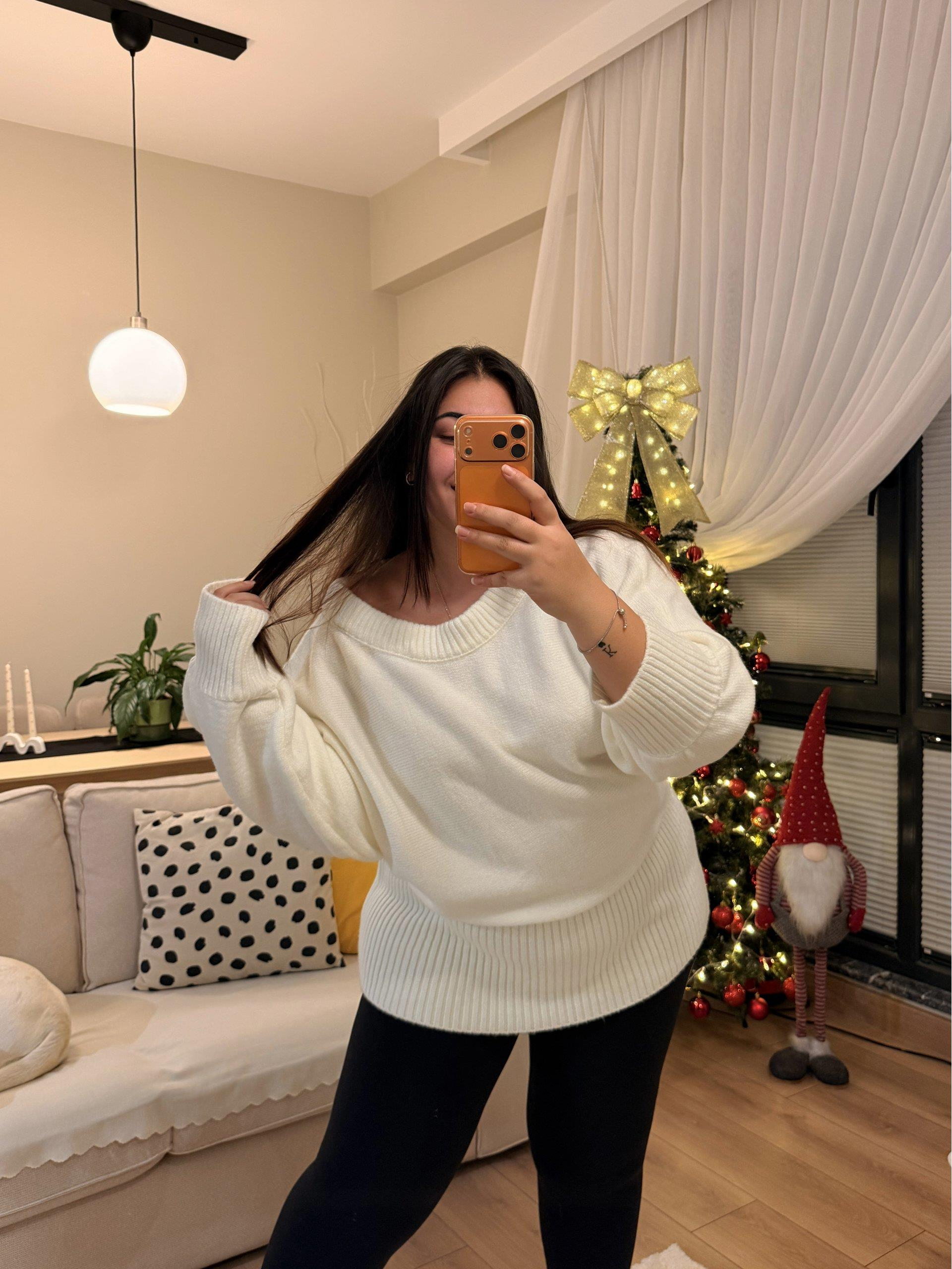 Premium Kayık Yaka Oversize Kazak - Beyaz