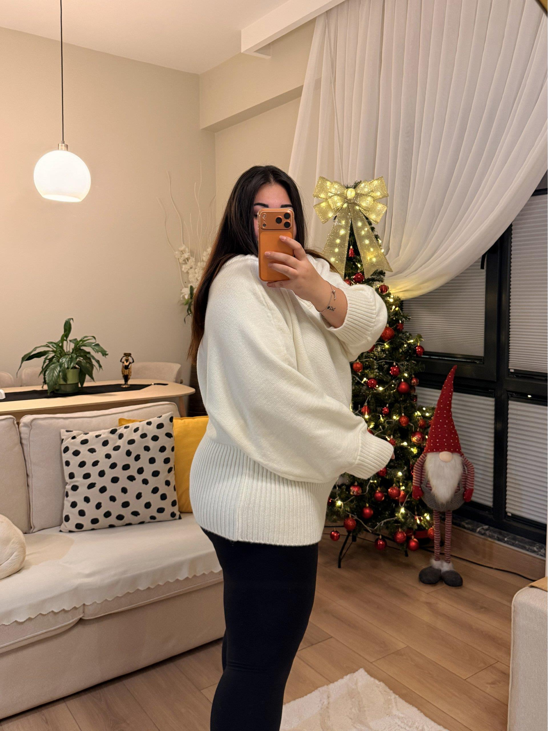 Premium Kayık Yaka Oversize Kazak - Beyaz