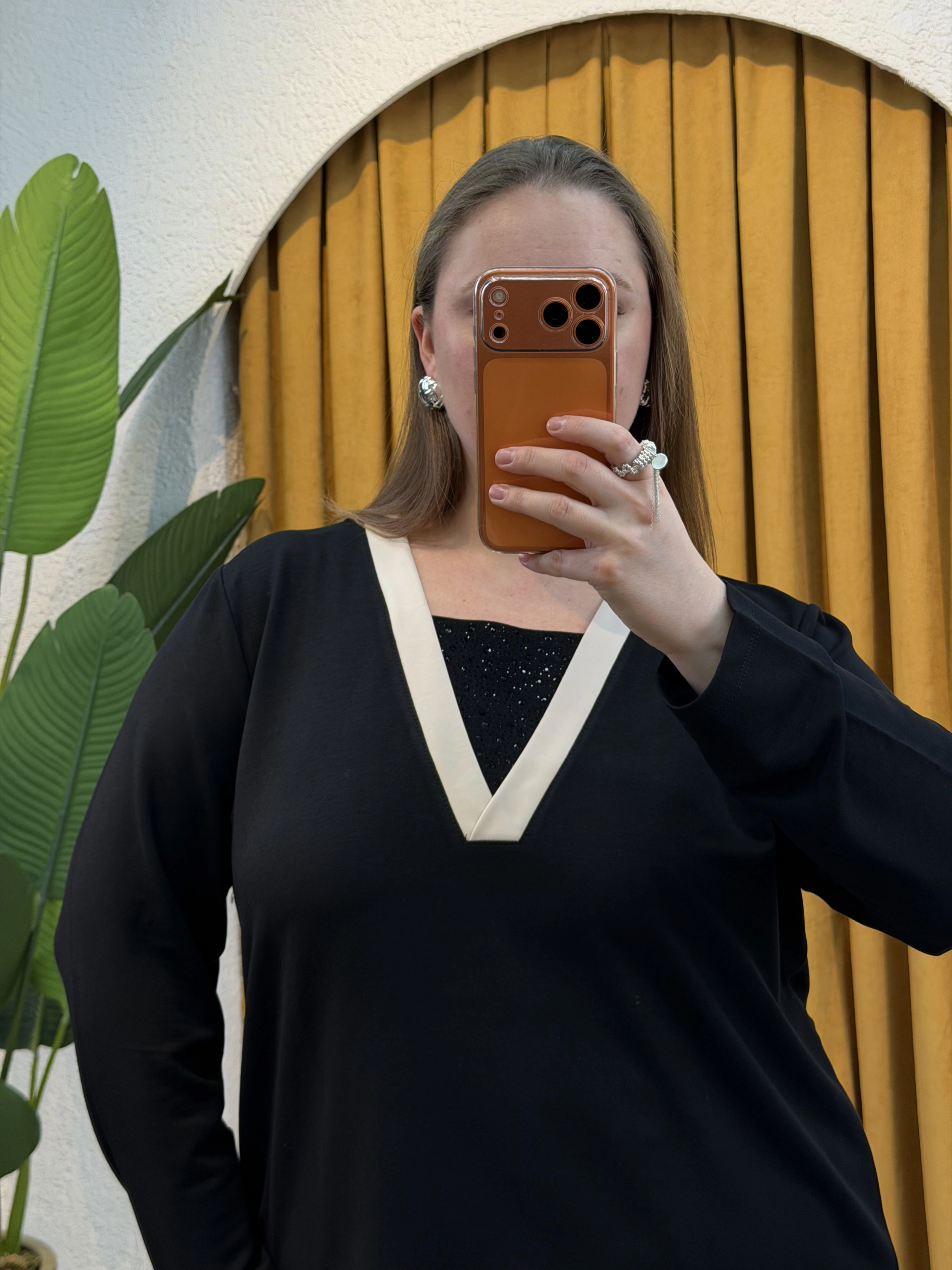 V Yaka Çift Renkli Taşlı Bluz - Siyah