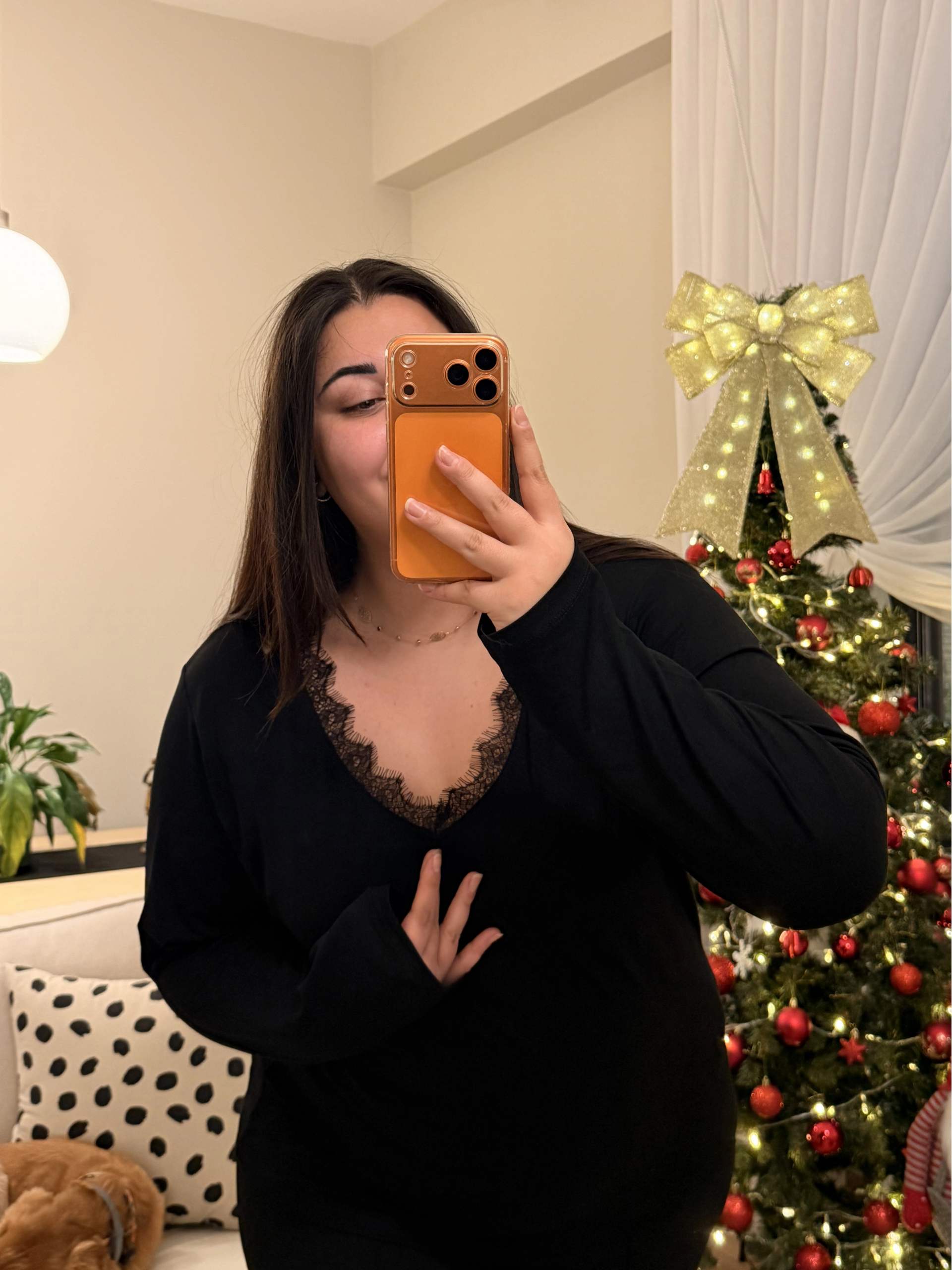 V Yaka Dantel Detaylı Esnek Modal Bluz - Siyah