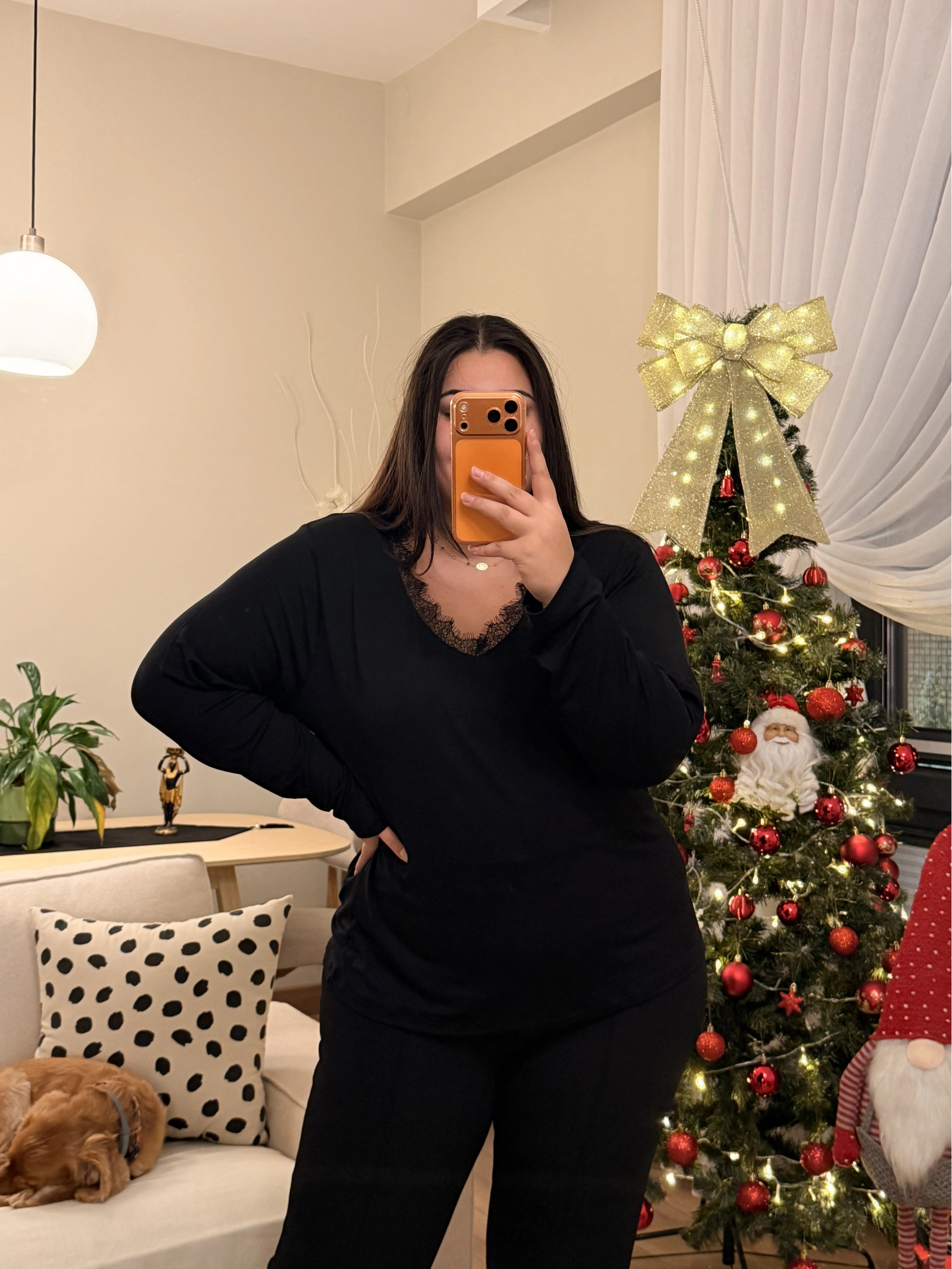 V Yaka Dantel Detaylı Esnek Modal Bluz - Siyah