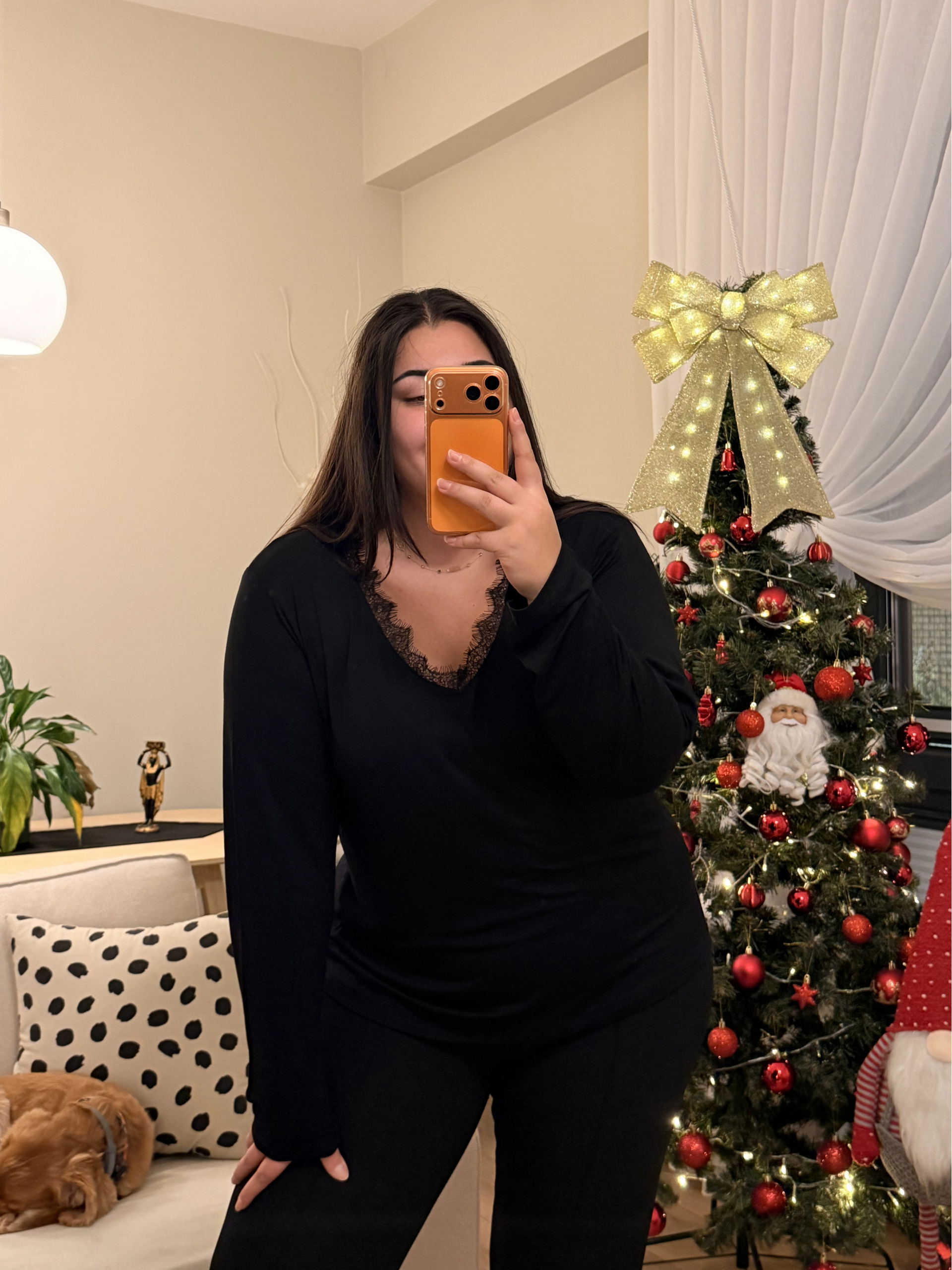 V Yaka Dantel Detaylı Esnek Modal Bluz - Siyah