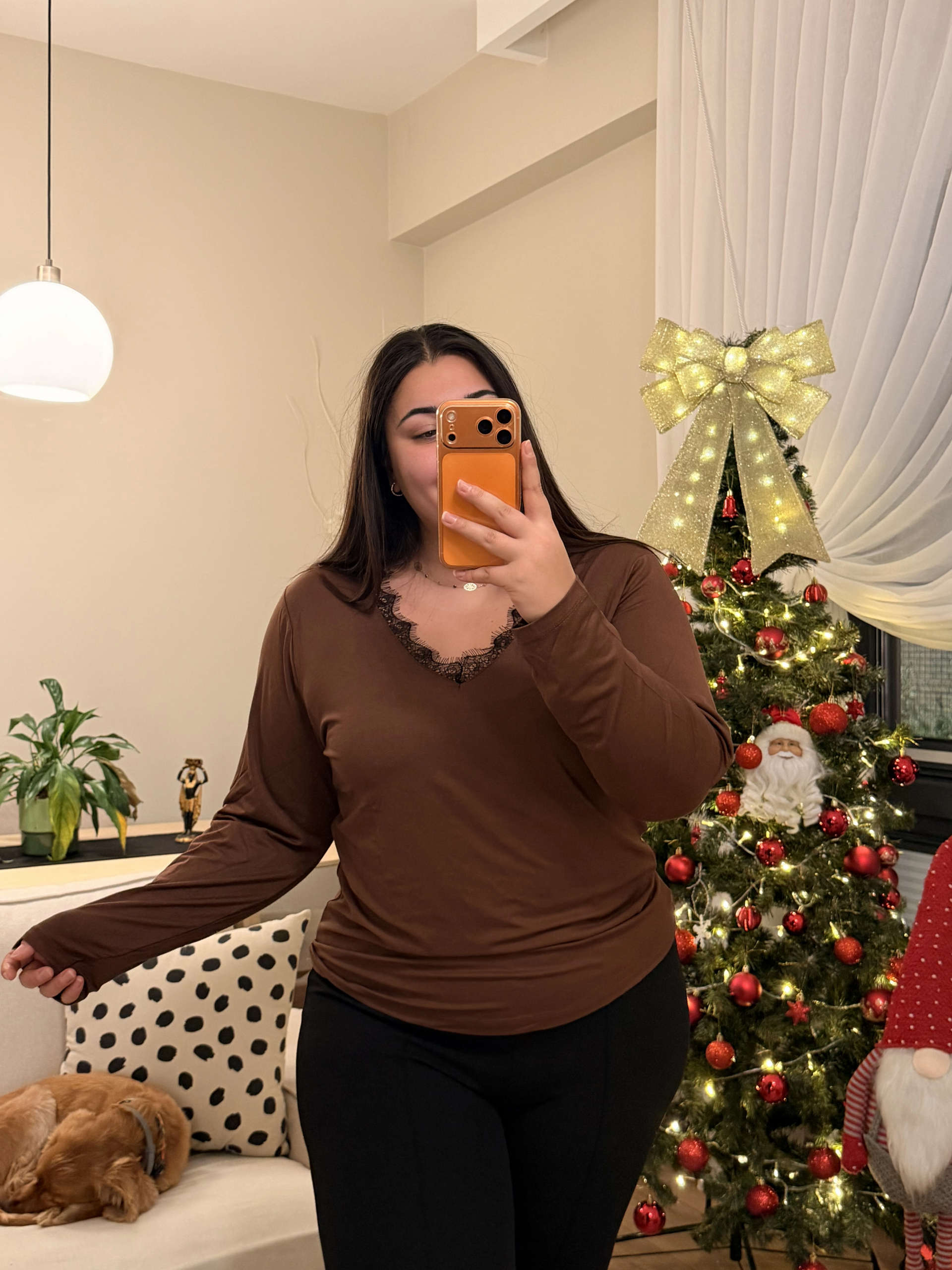 V Yaka Dantel Detaylı Esnek Modal Bluz - Kahverengi