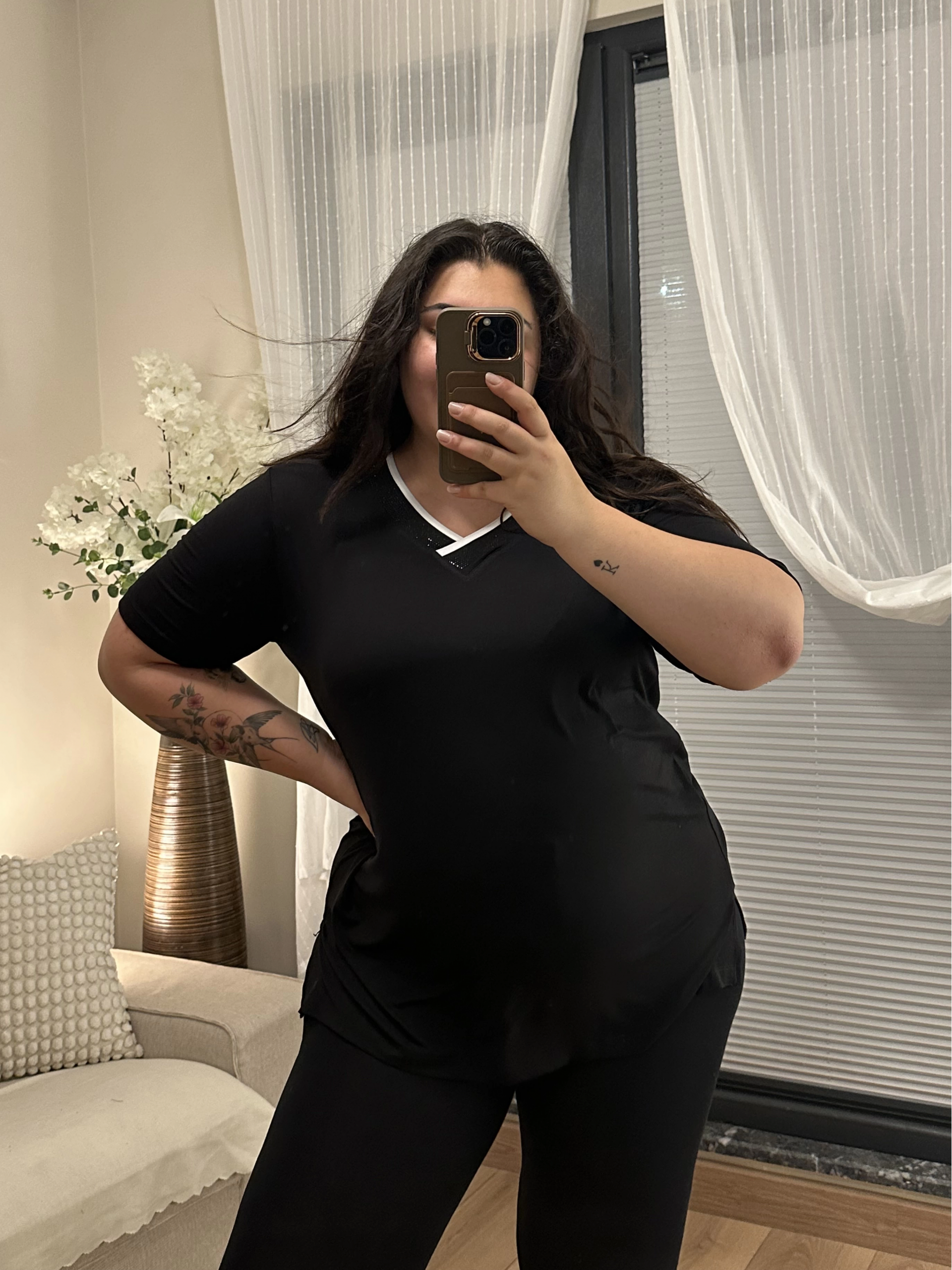 V Yaka Şerit Detaylı Esnek Penye Bluz - Siyah