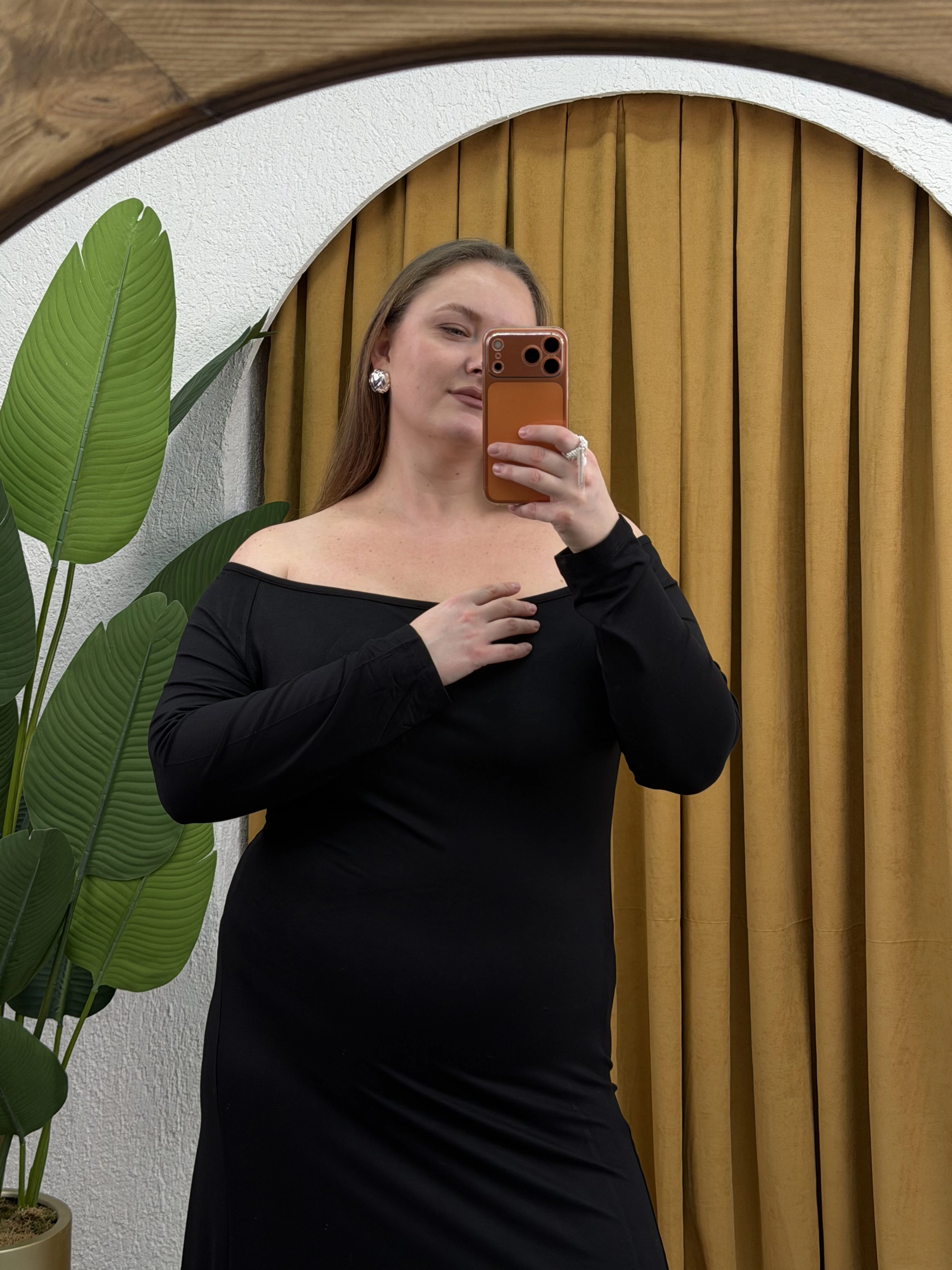 Yırtmaçlı Madonna Yaka Esnek Penye Elbise - Siyah