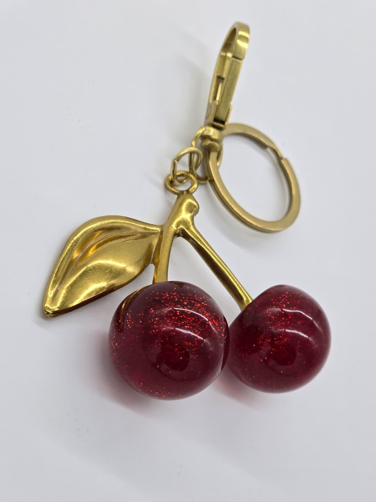 kiraz-formlu-gold-charm-anahtarlik-aks-d492-f.jpeg