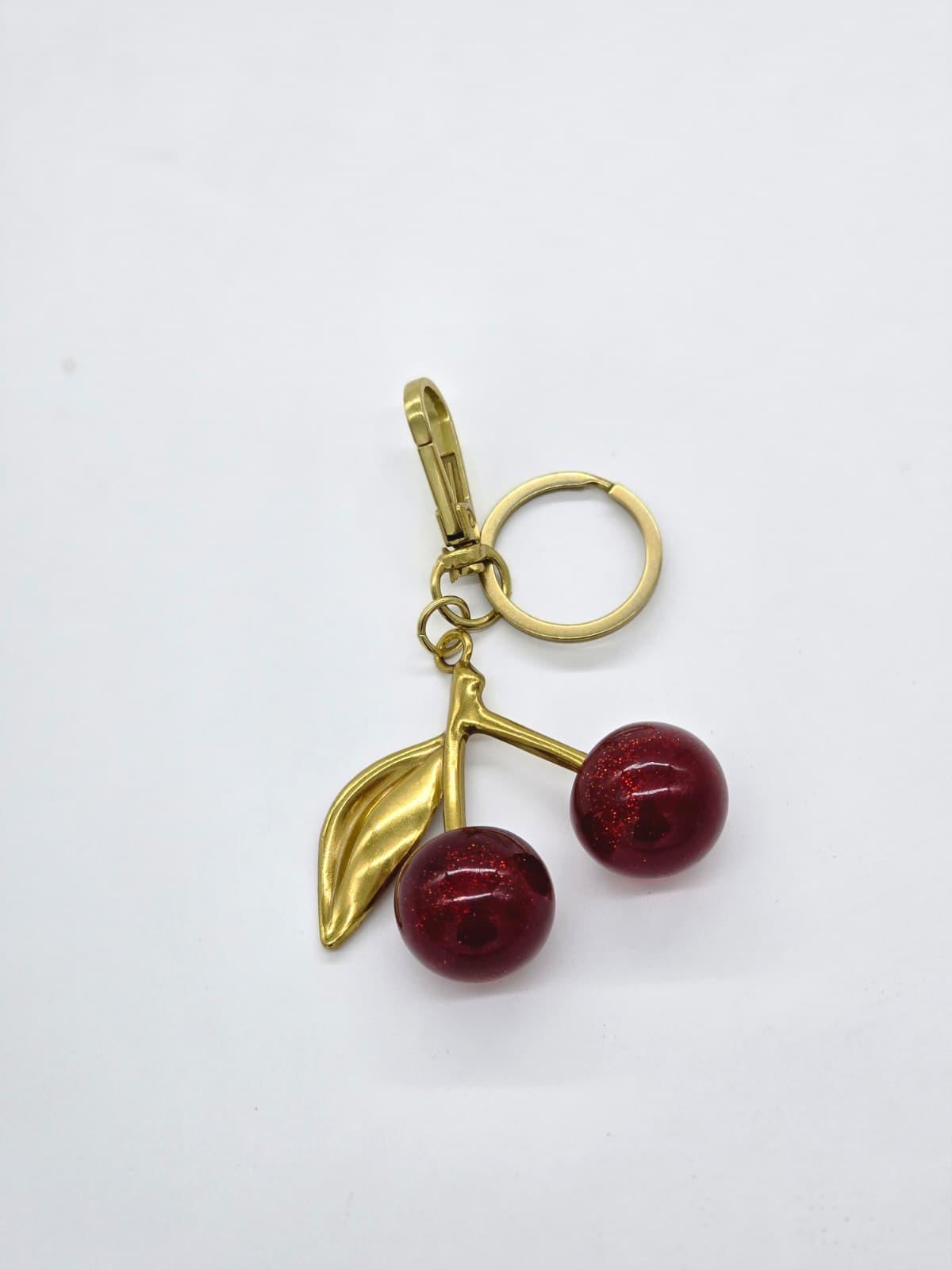 kiraz-formlu-gold-charm-anahtarlik-aks-f4-485.jpeg