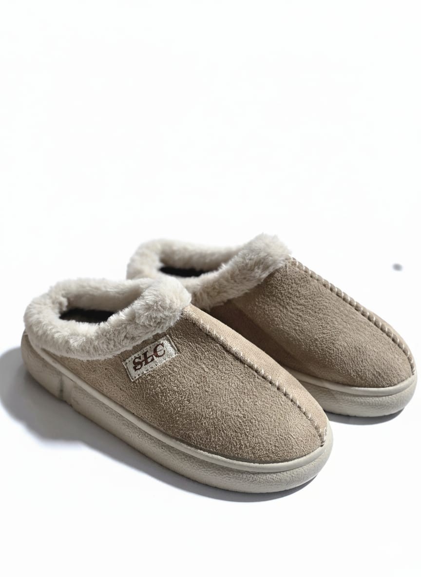 Luvesta CozyStep – Premium Süet Dokulu Kürklü Ev Terliği – bej