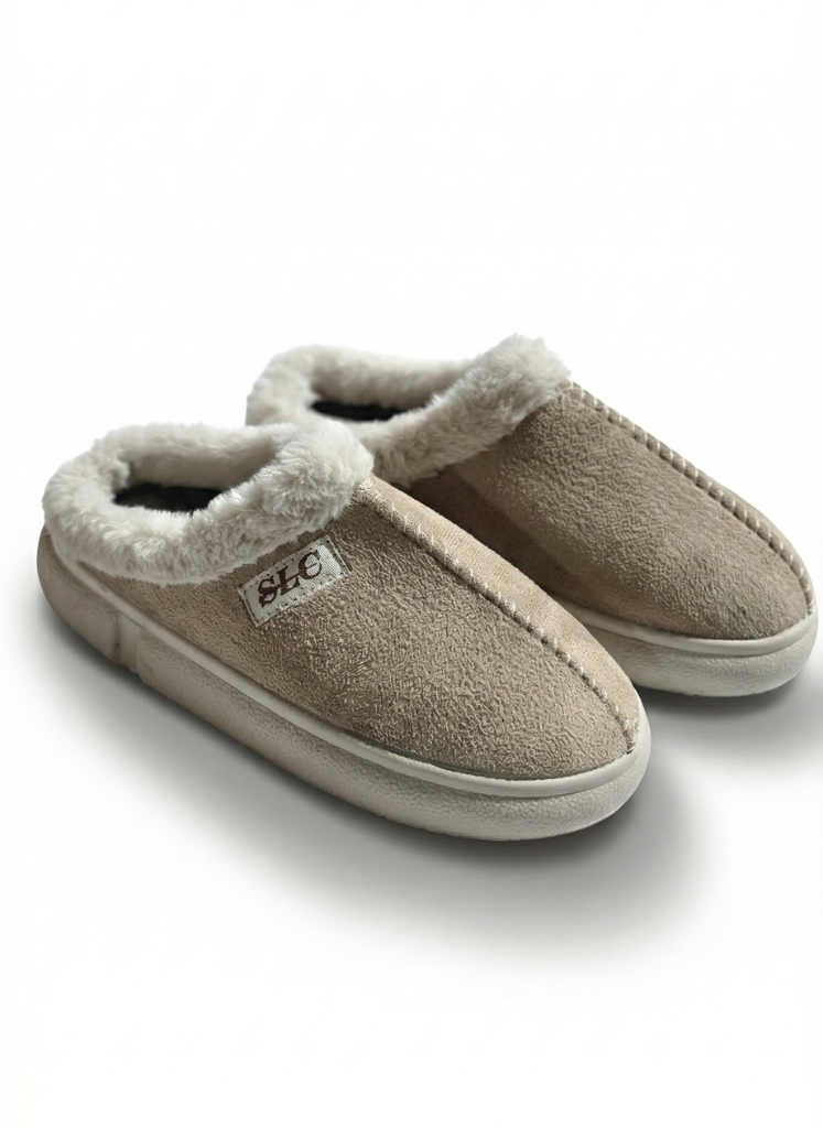Luvesta CozyStep – Premium Süet Dokulu Kürklü Ev Terliği – bej