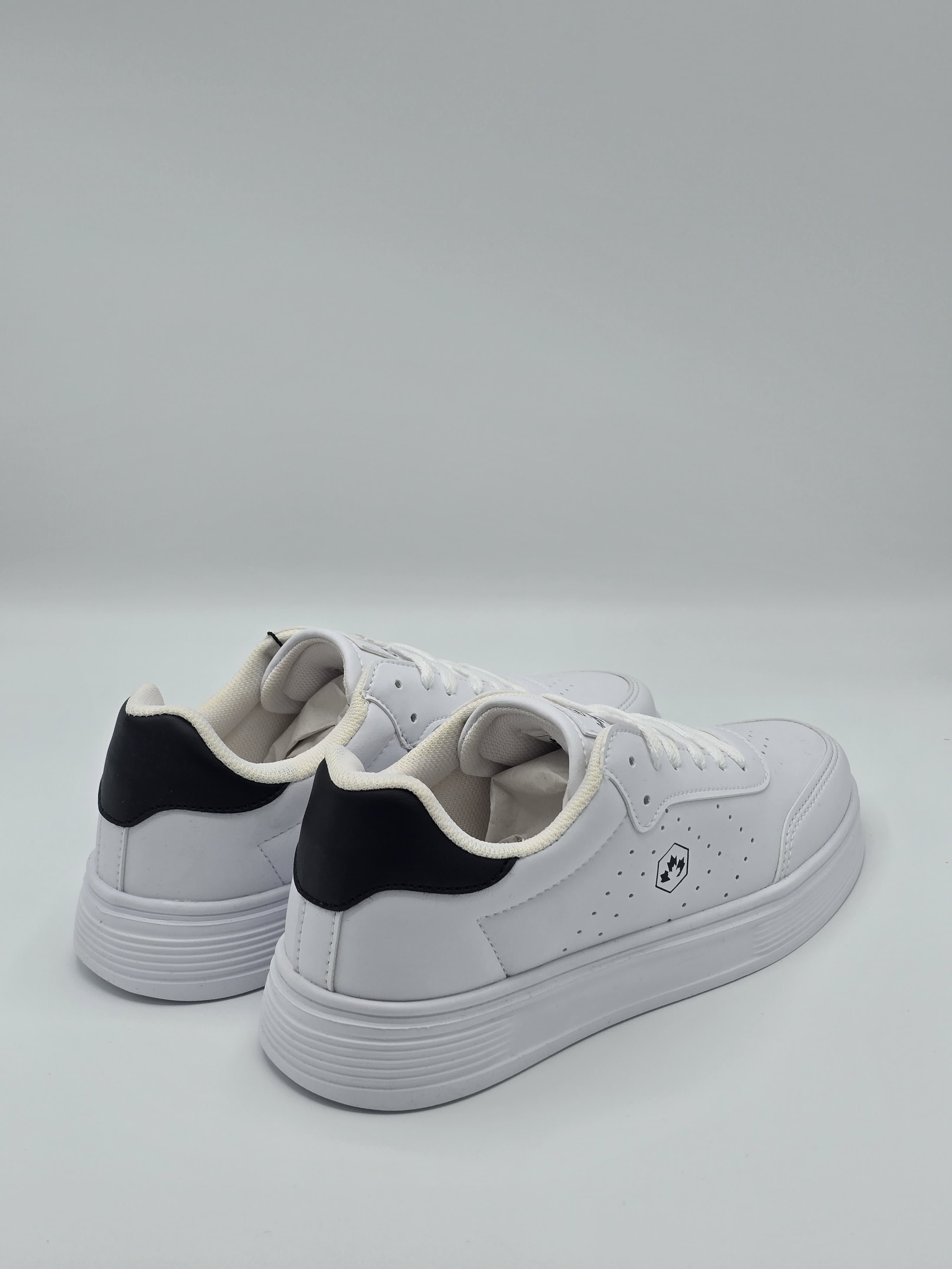 Luvesta Düz Desenli Sneaker Beyaz