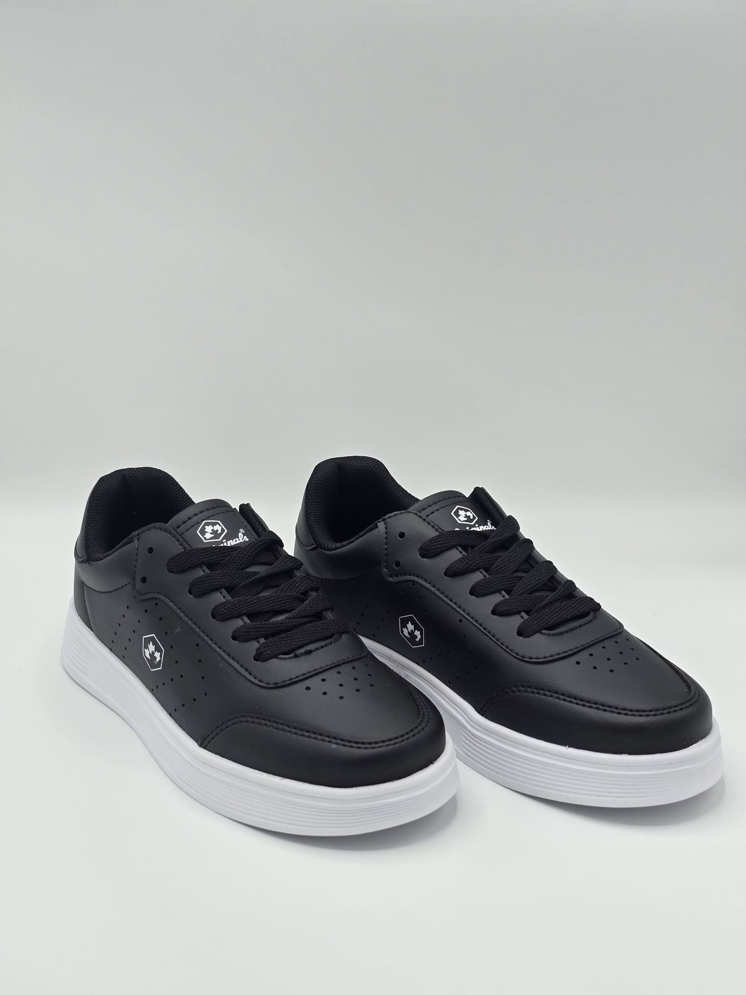 Luvesta Düz Desenli Sneaker Siyah