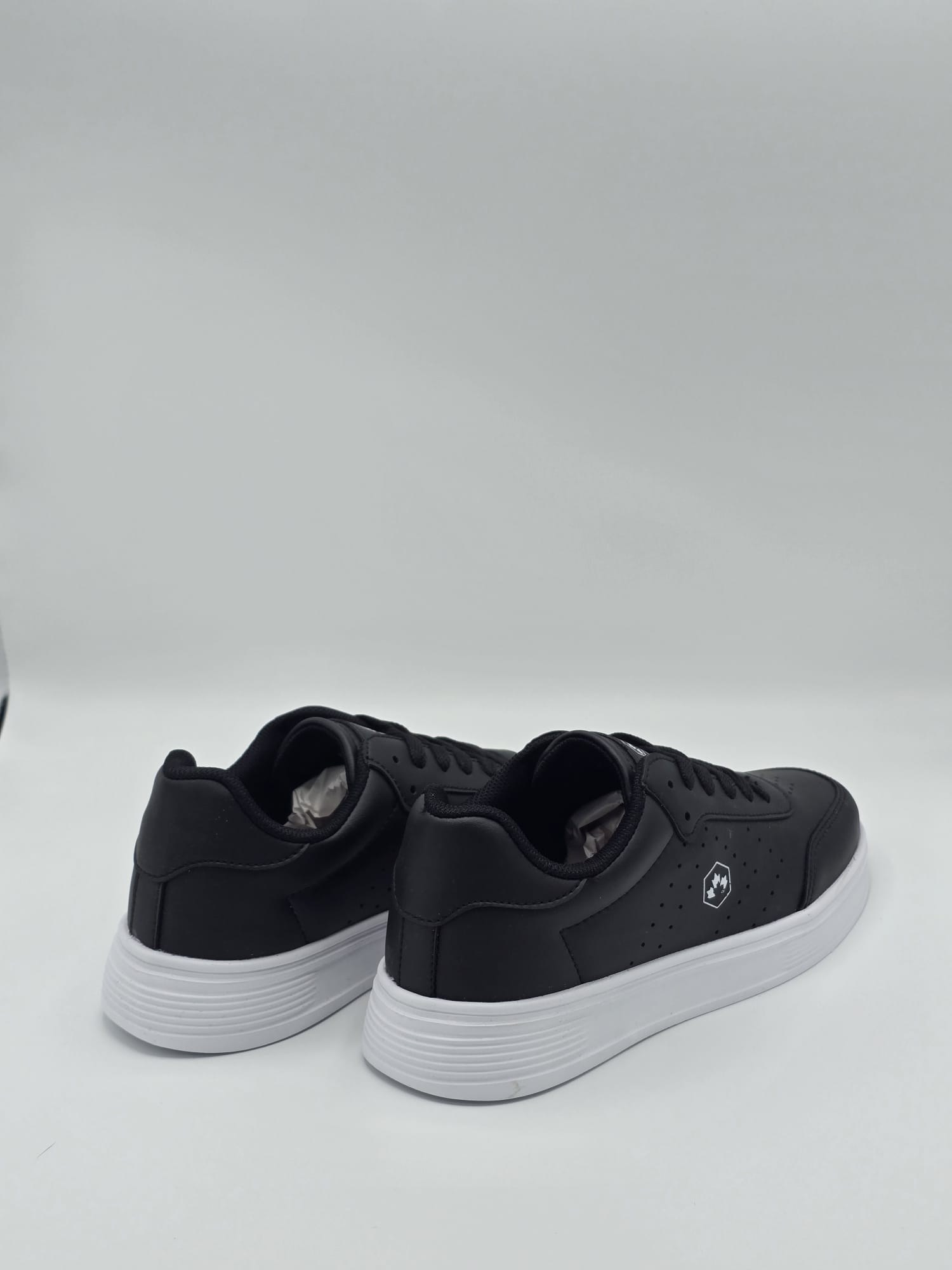 Luvesta Düz Desenli Sneaker Siyah