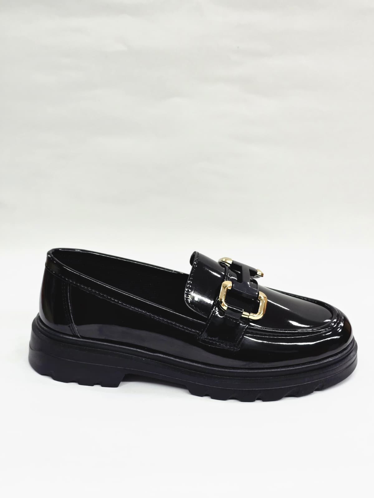 Luvesta Glossy Noir Altın Tokalı Platform Rugan Loafer