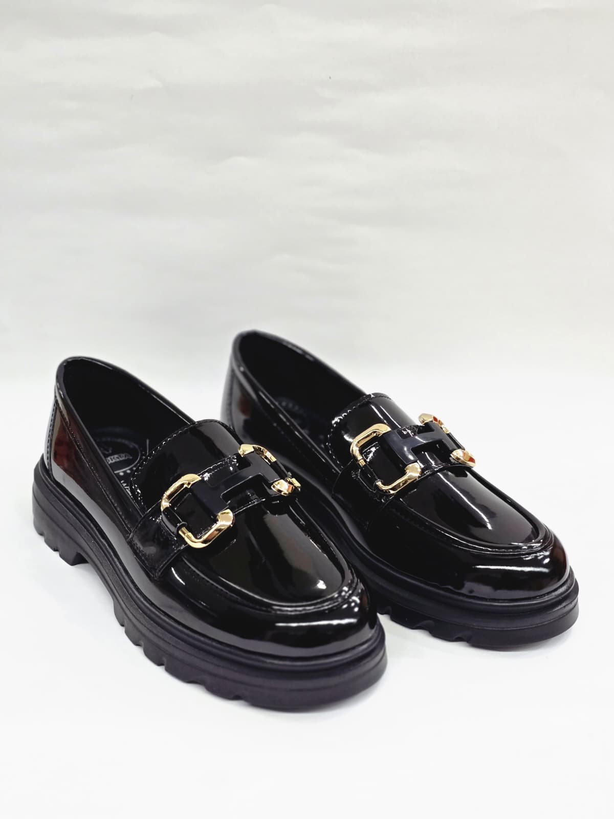 Luvesta Glossy Noir Altın Tokalı Platform Rugan Loafer