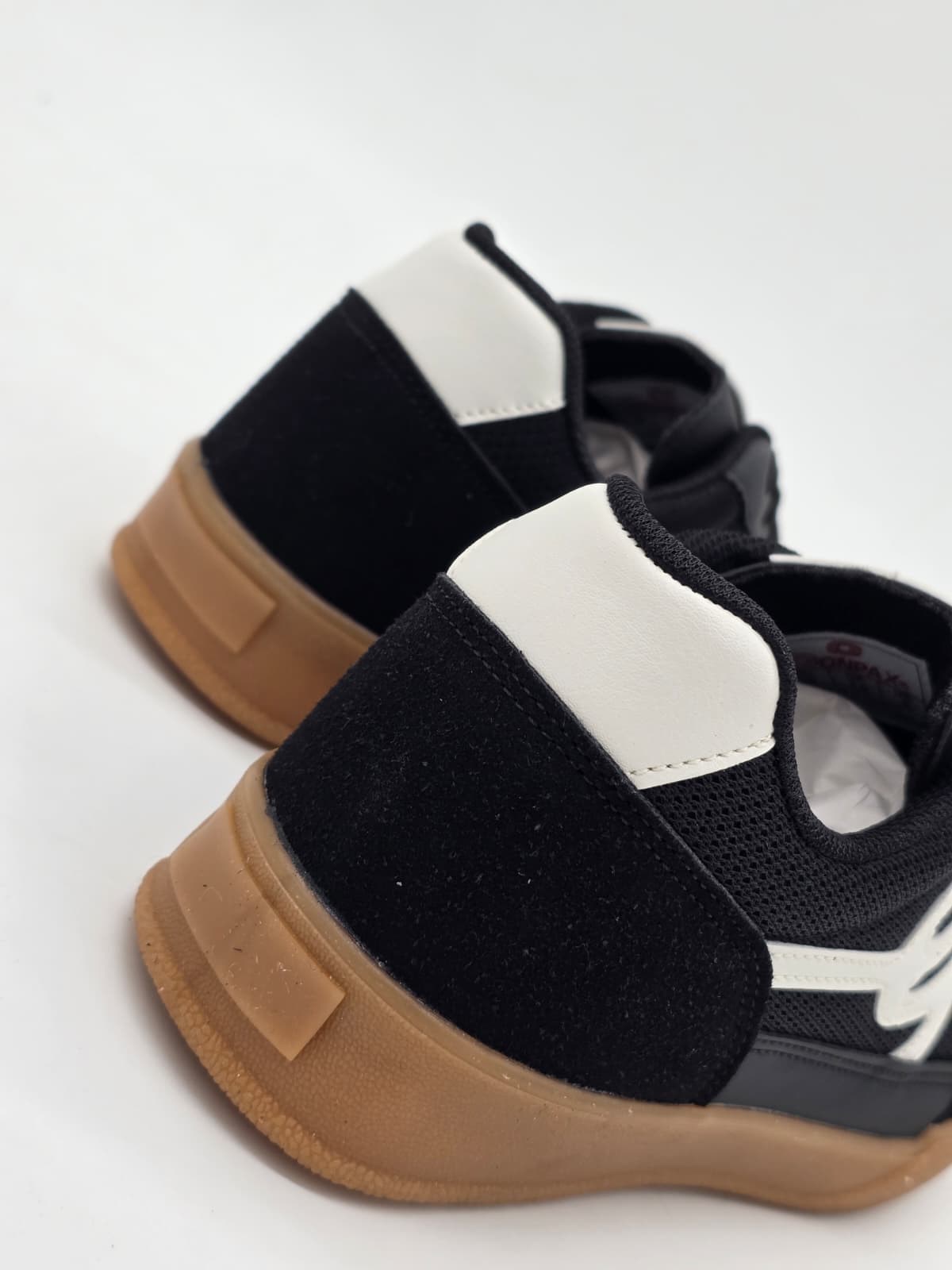 LUVESTA Raider sneaker
