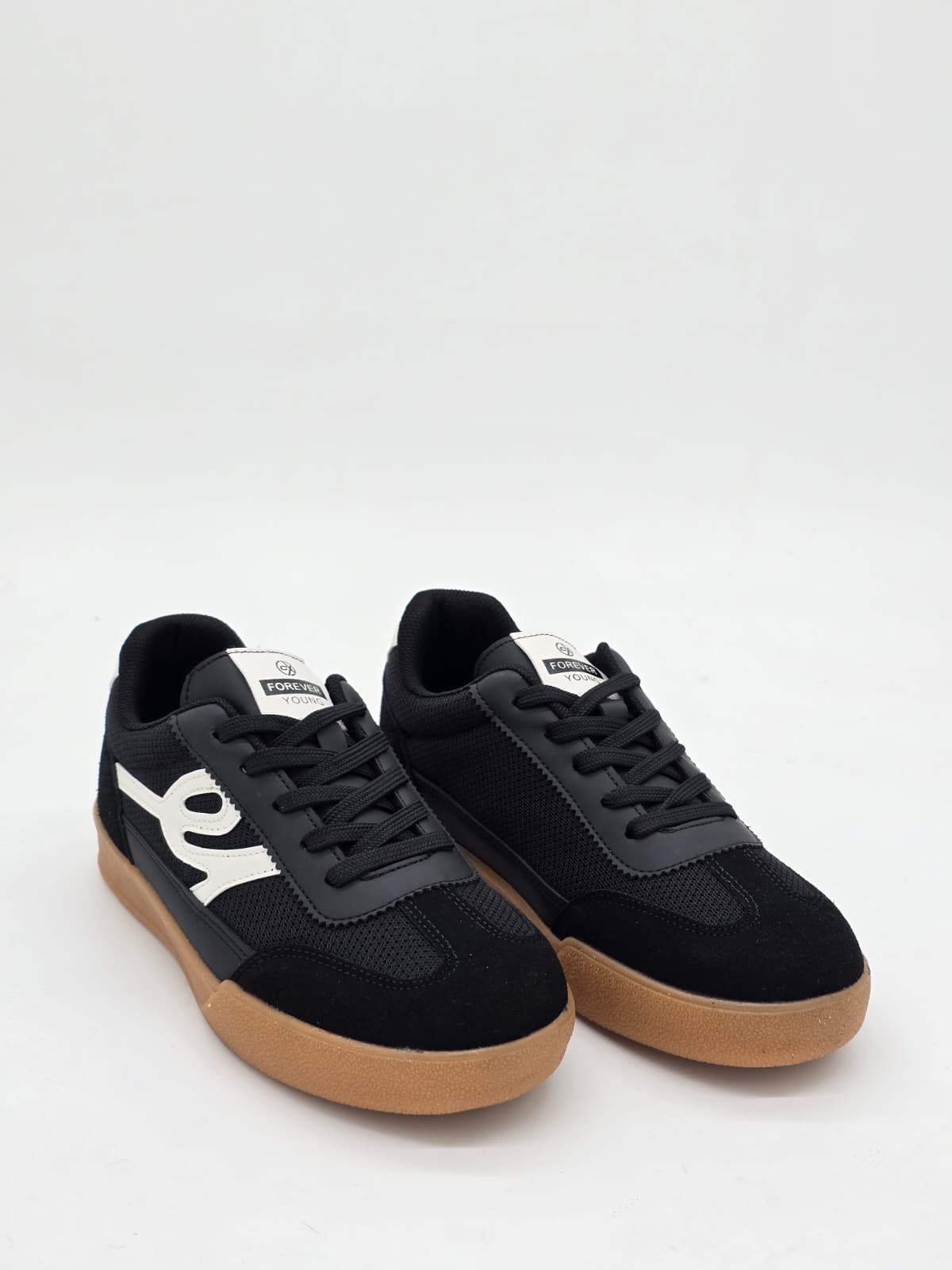 LUVESTA Raider sneaker