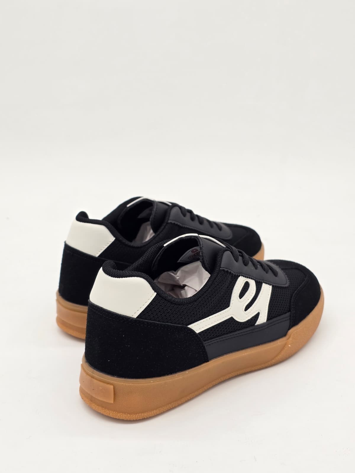 LUVESTA Raider sneaker
