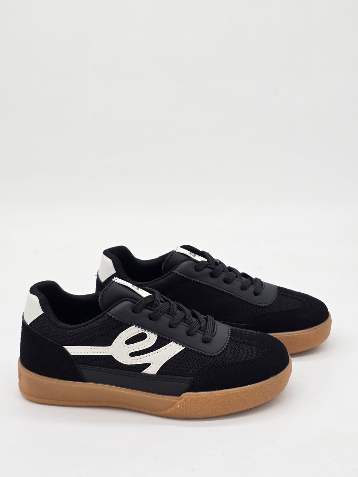 LUVESTA Raider sneaker