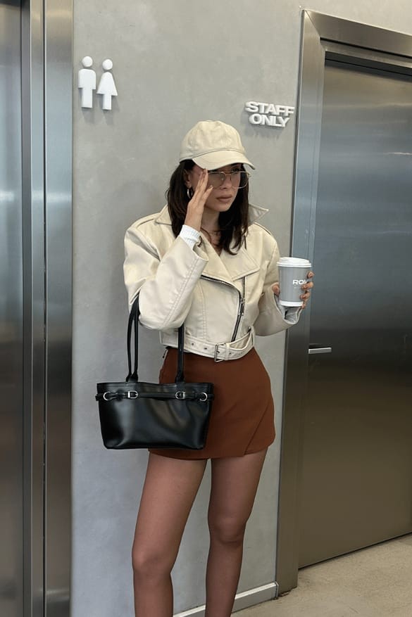 LUVESTA Siyah Kemer Detaylı Eleanor Omuz Çantası