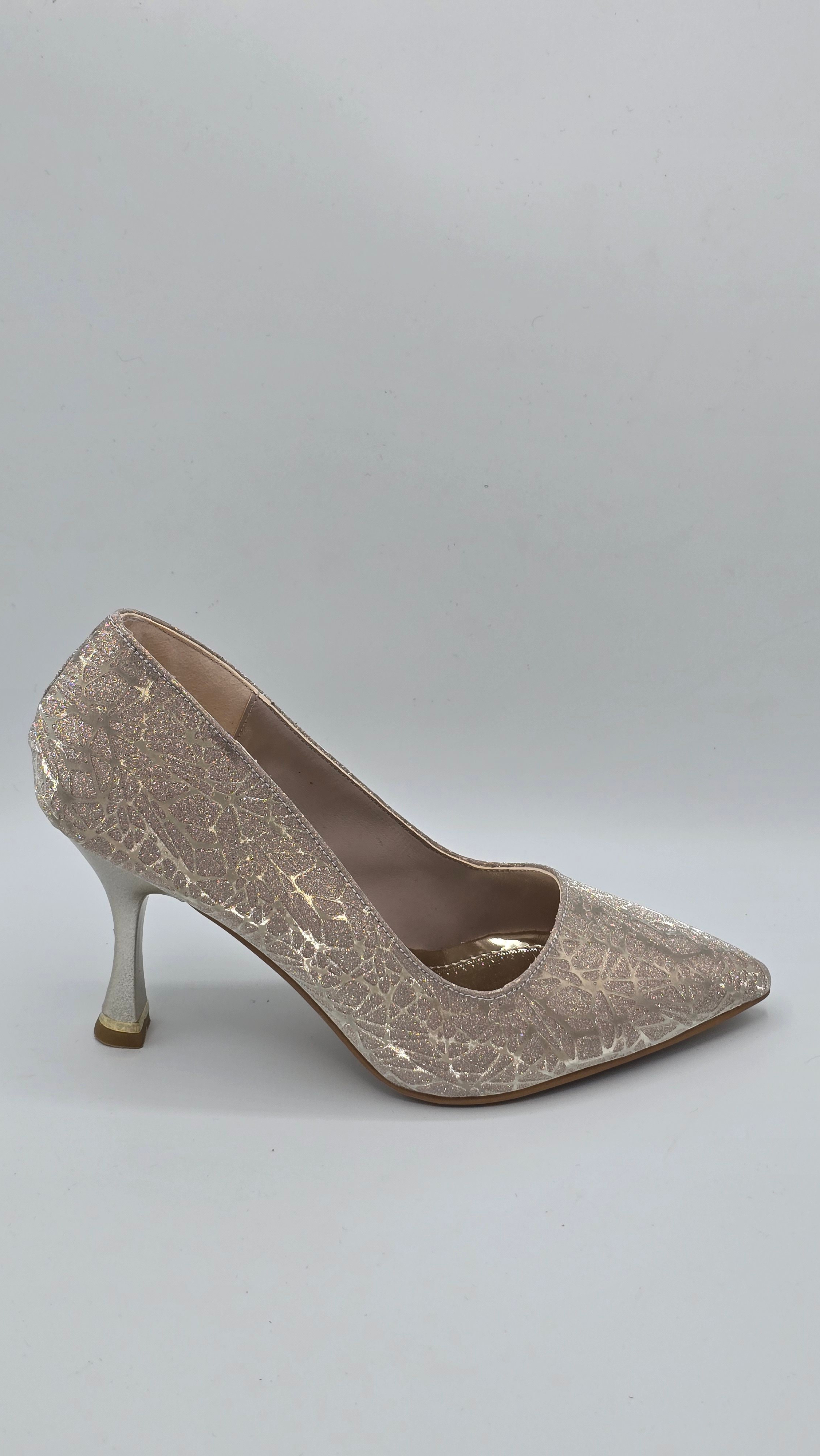 Luvestashoes Altın Işıltılı Nakışlı Ortopedik Stiletto