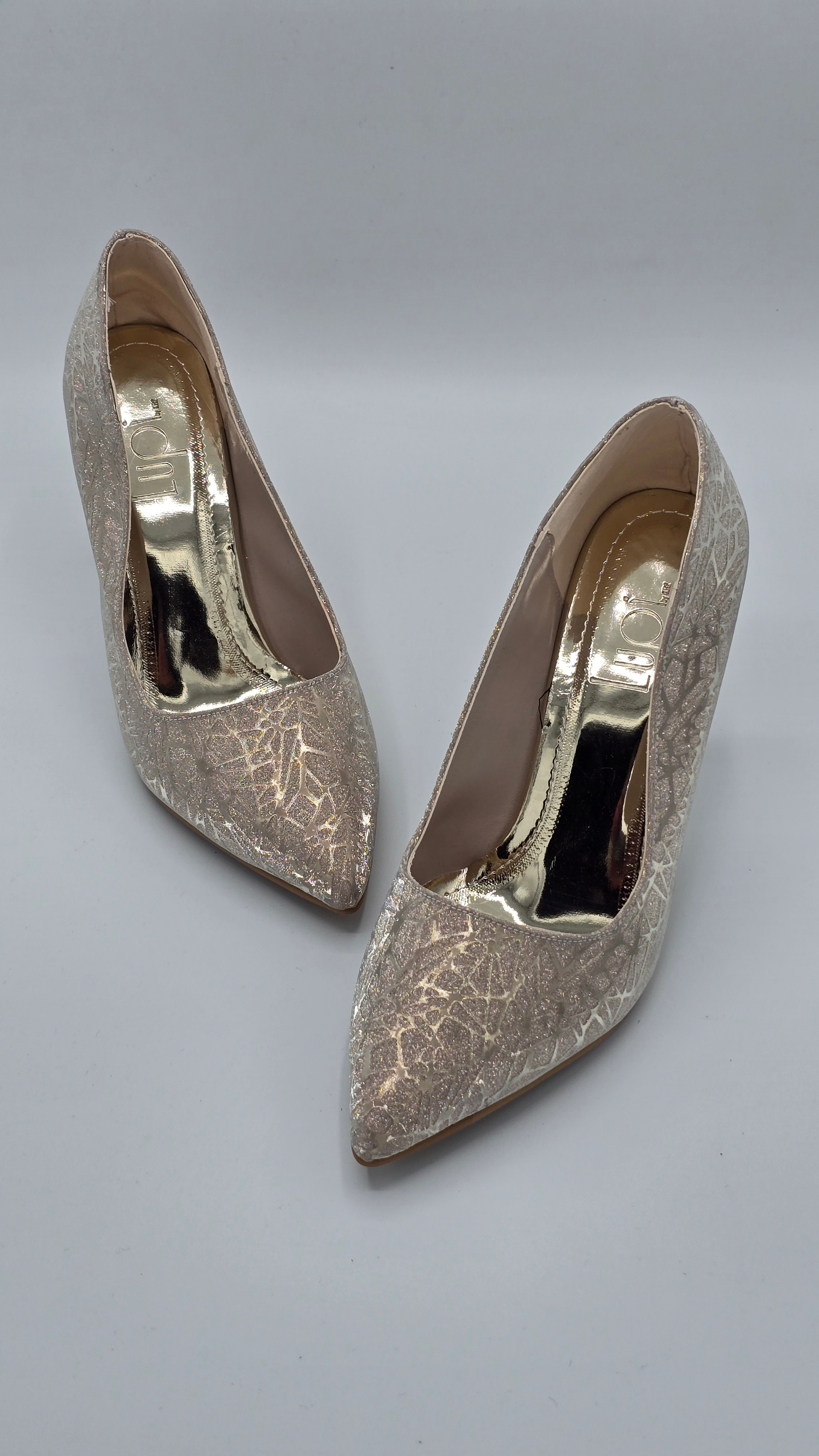 Luvestashoes Altın Işıltılı Nakışlı Ortopedik Stiletto
