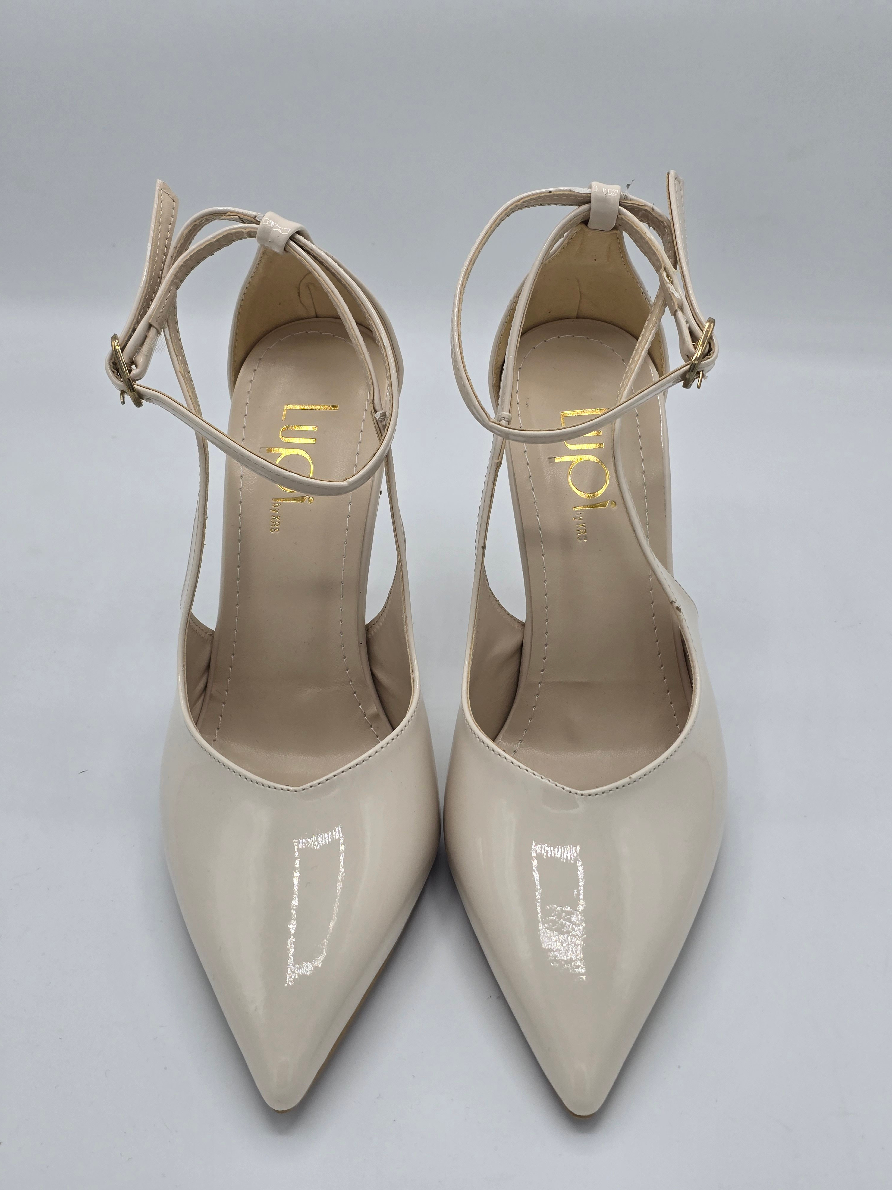 Luvestashoes Bej Bilekten Tokalı İnce Topuk Stiletto