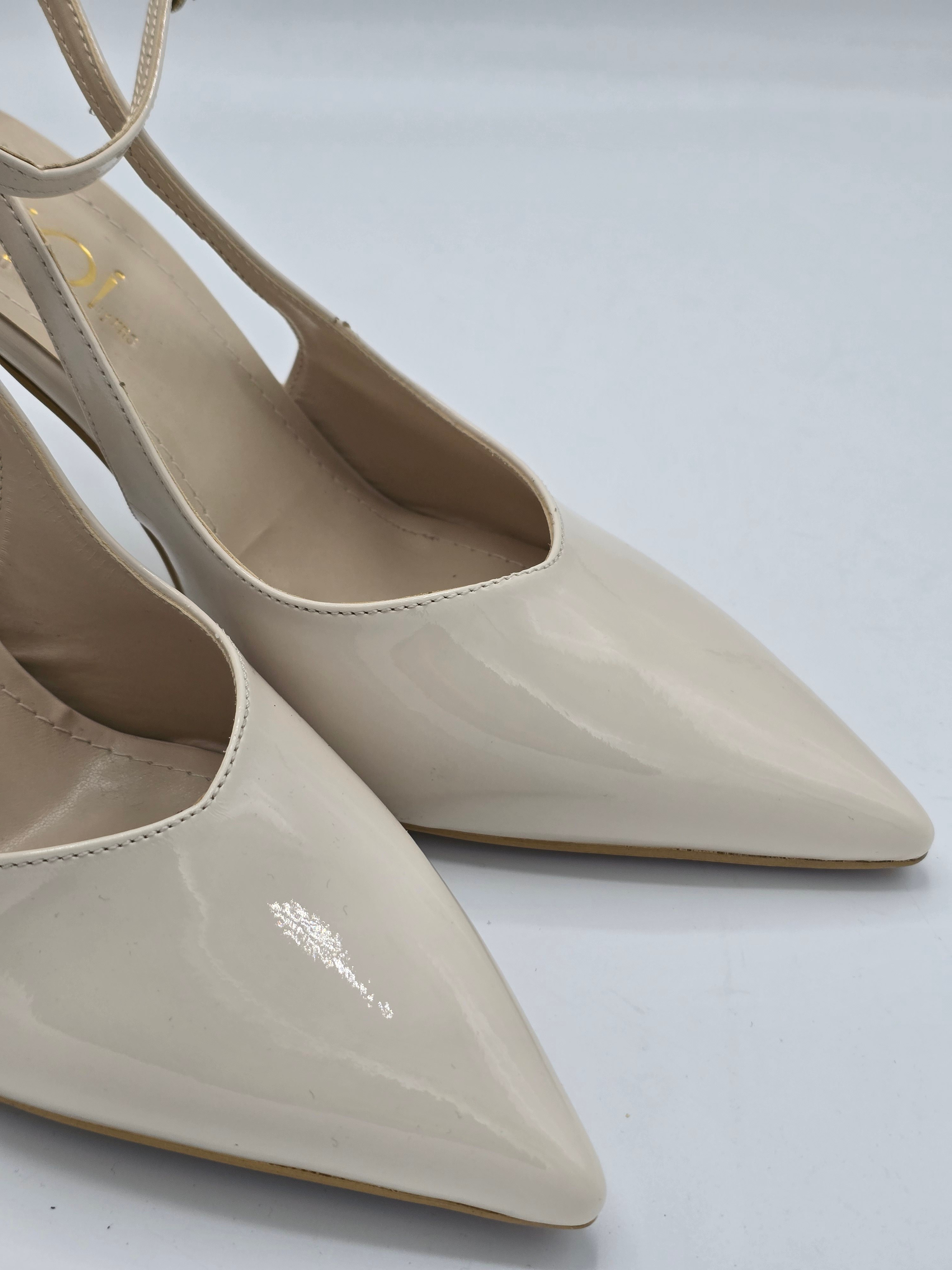 Luvestashoes Bej Bilekten Tokalı İnce Topuk Stiletto
