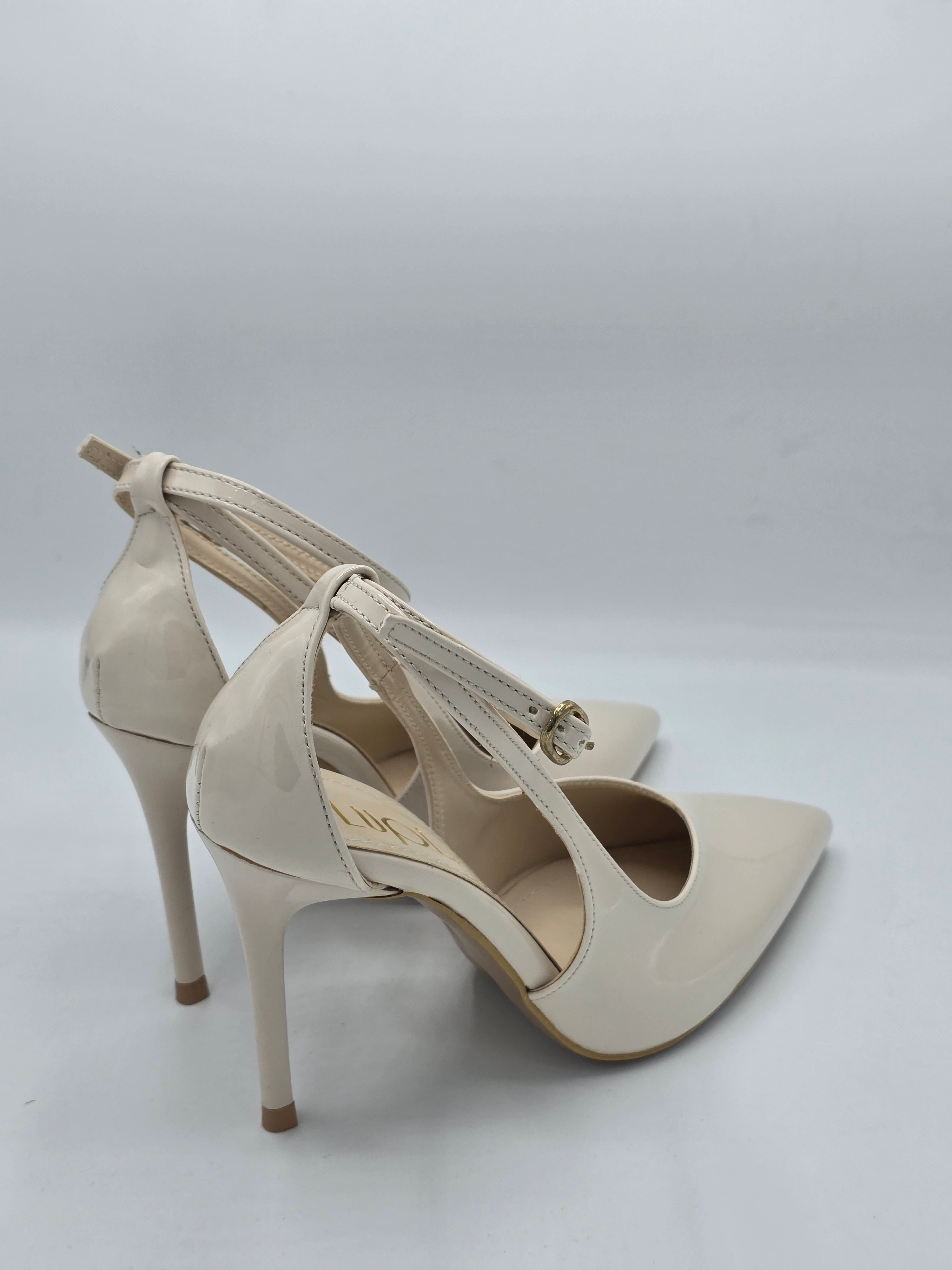 Luvestashoes Bej Bilekten Tokalı İnce Topuk Stiletto