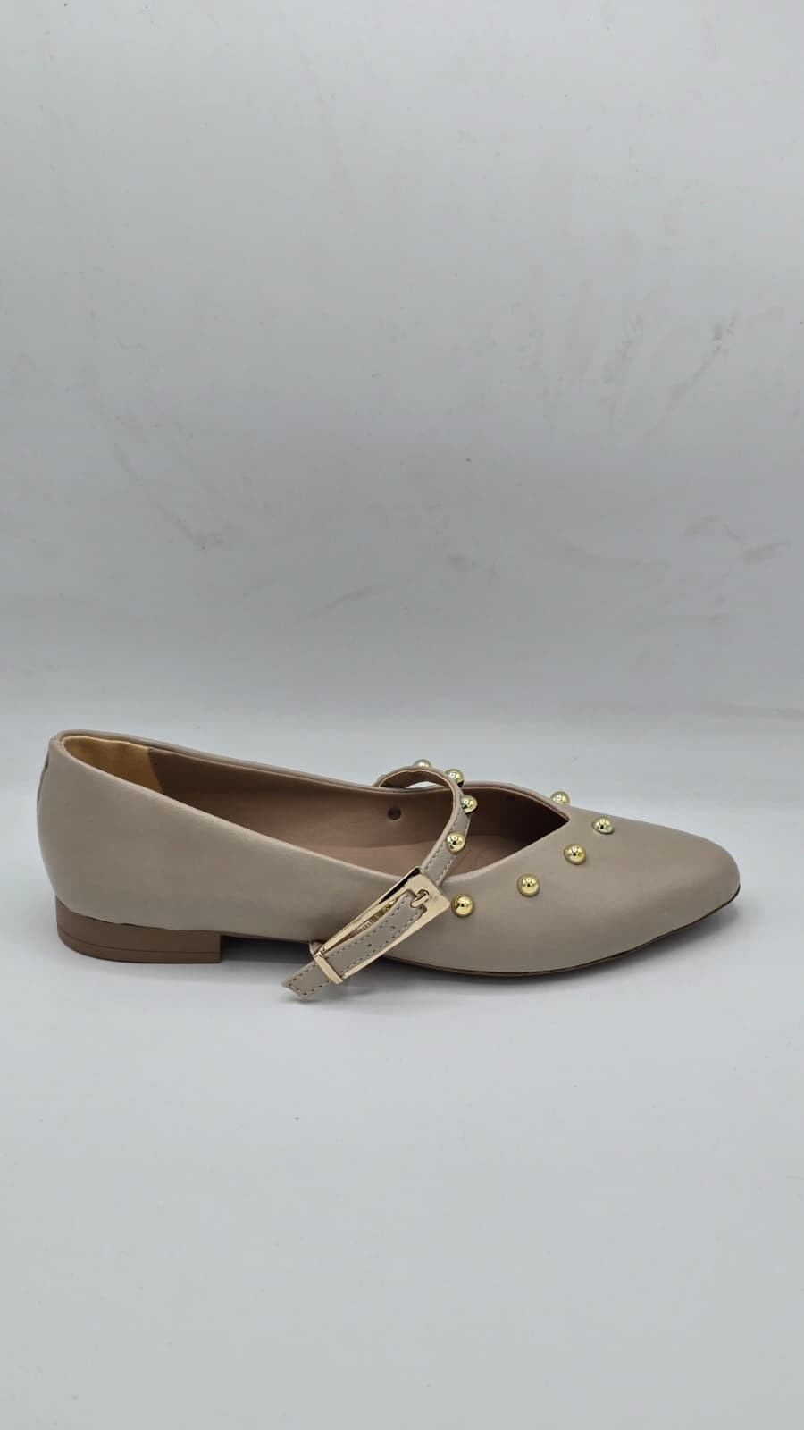 Luvestashoes Bej Metal Zımba Detaylı Tokalı Babet