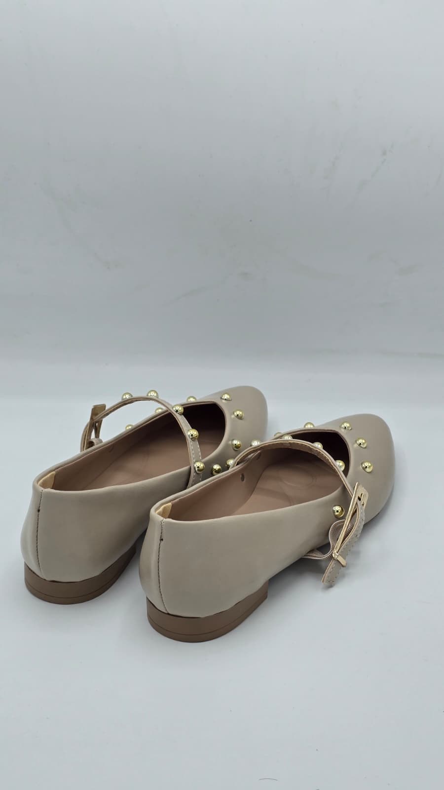 Luvestashoes Bej Metal Zımba Detaylı Tokalı Babet