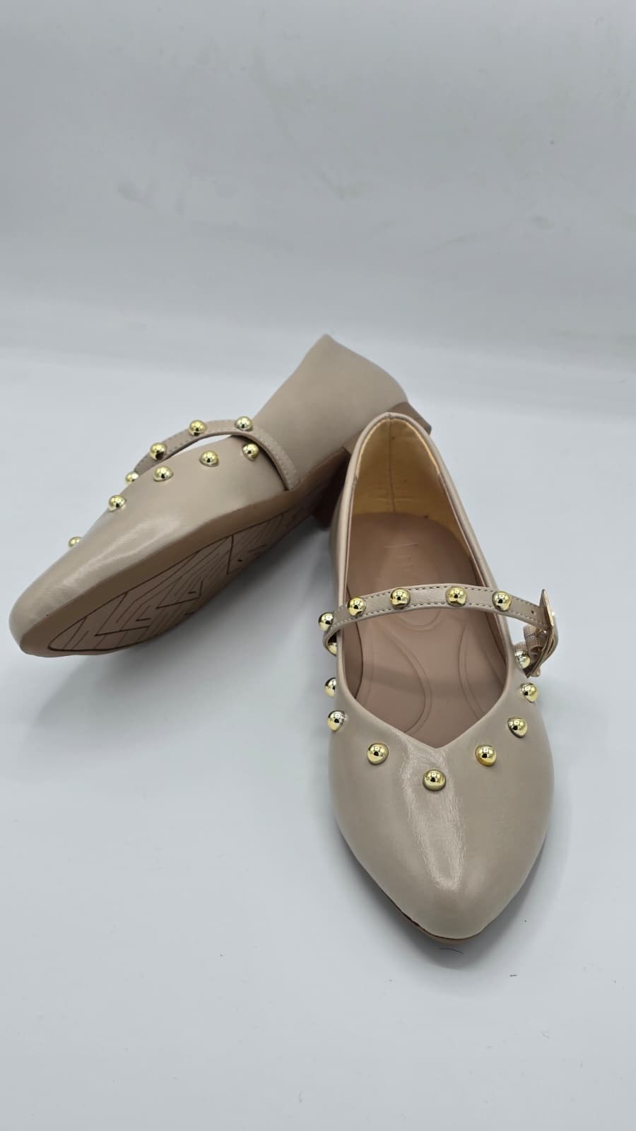 Luvestashoes Bej Metal Zımba Detaylı Tokalı Babet