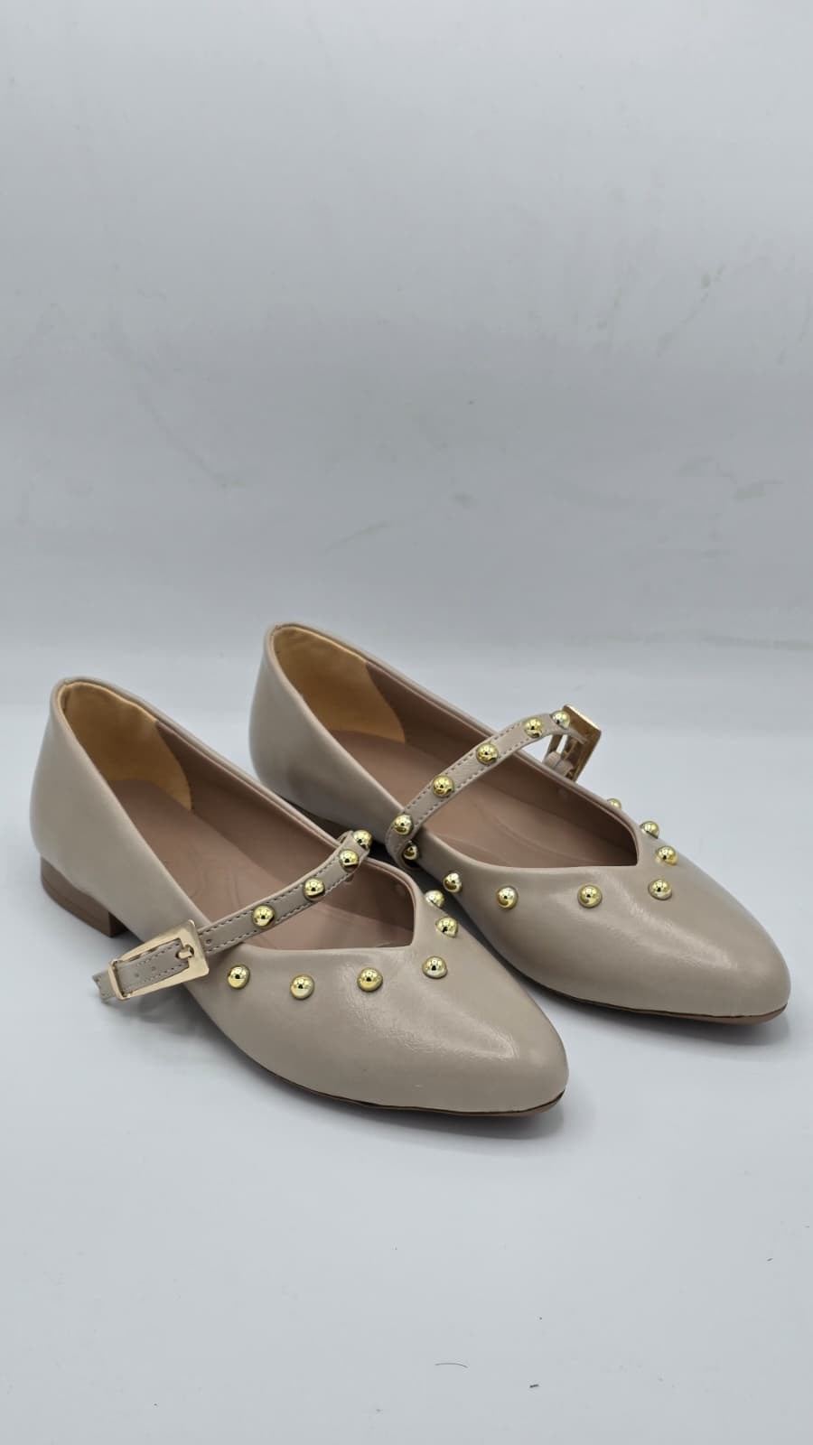 Luvestashoes Bej Metal Zımba Detaylı Tokalı Babet