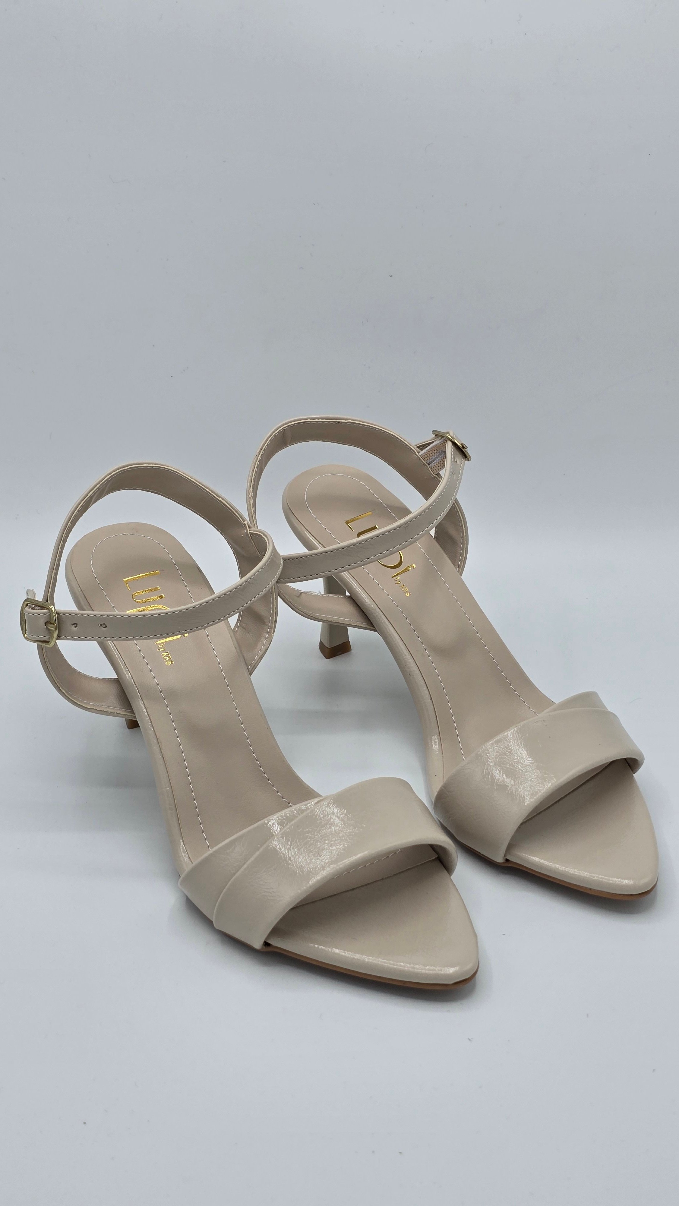 Luvestashoes Bej Tek Bantlı İnce Topuk Stiletto