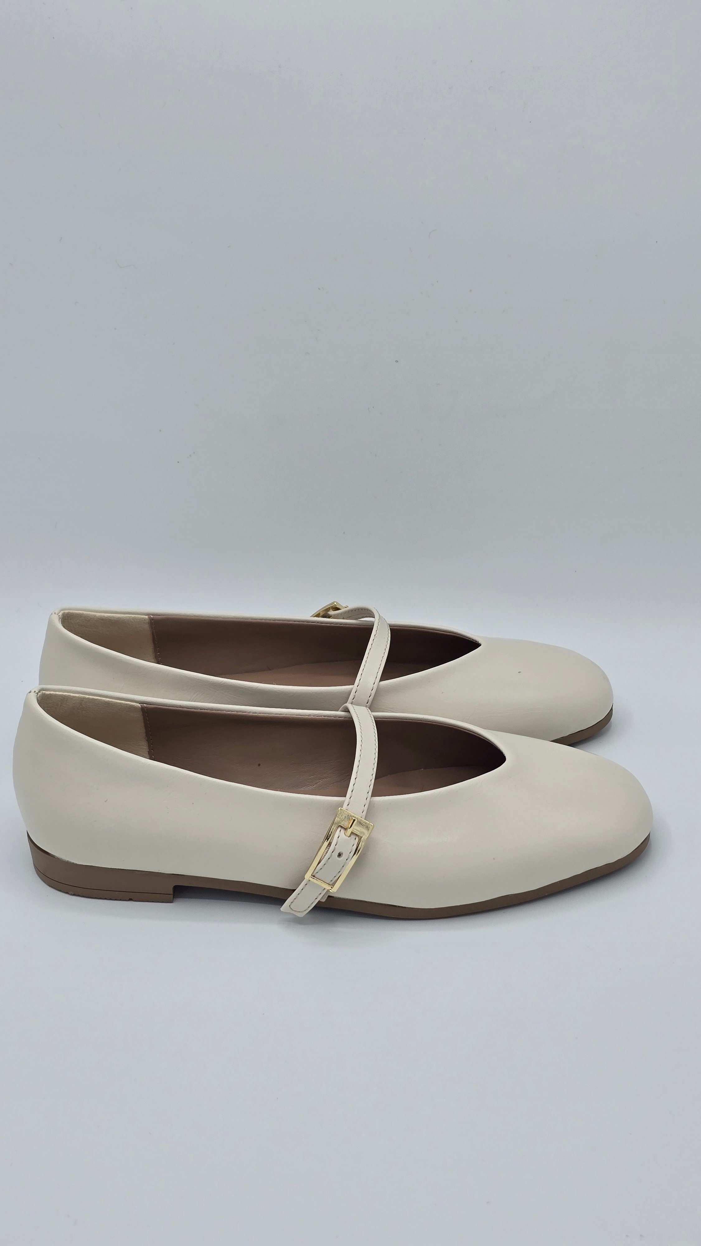 Luvestashoes Bej Tek Tokalı Klasik Babet