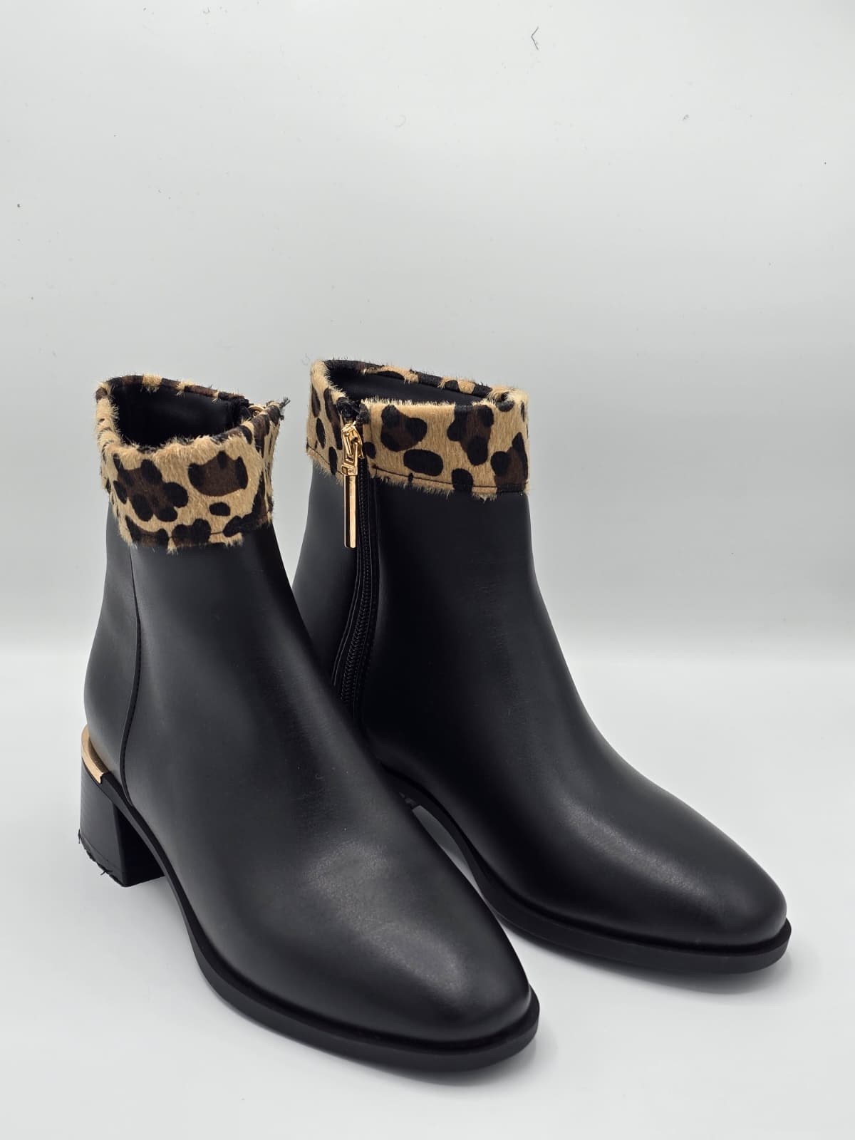 luvestashoes fermuarlı bilek Leopar detaylı bot