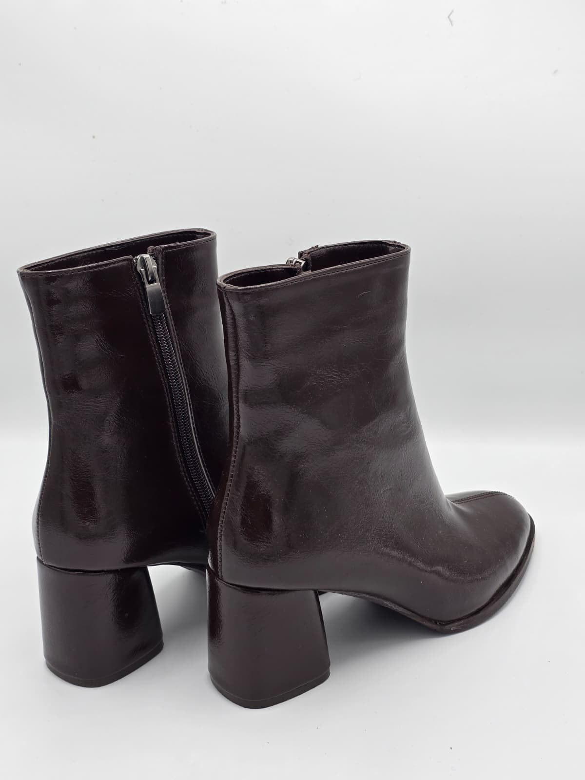 luvestashoes fermuarlı burun detaylı rugan bot acı kahve