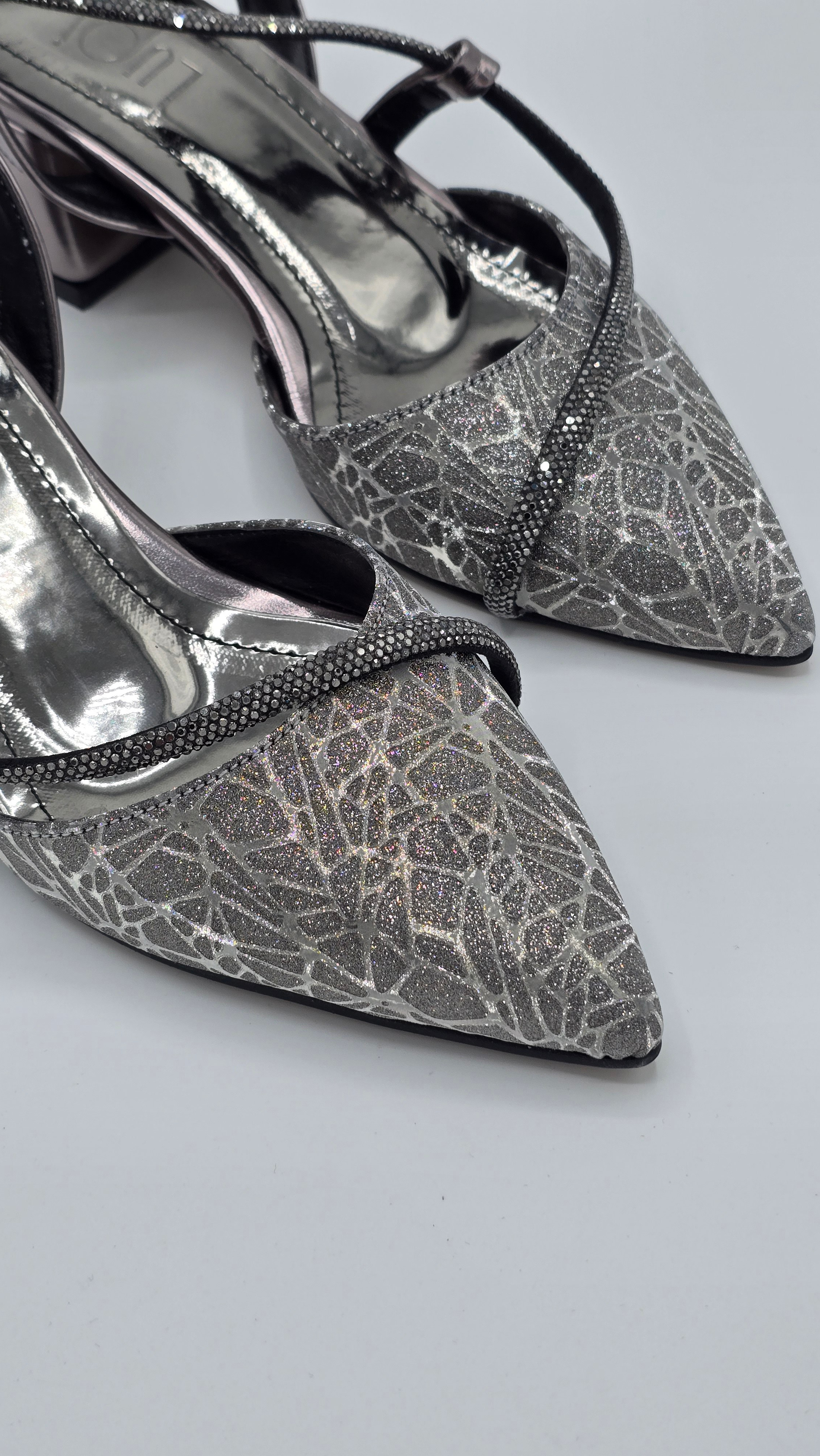 Luvestashoes Füme Taş Şerit Detaylı Simli Topuklu Stiletto