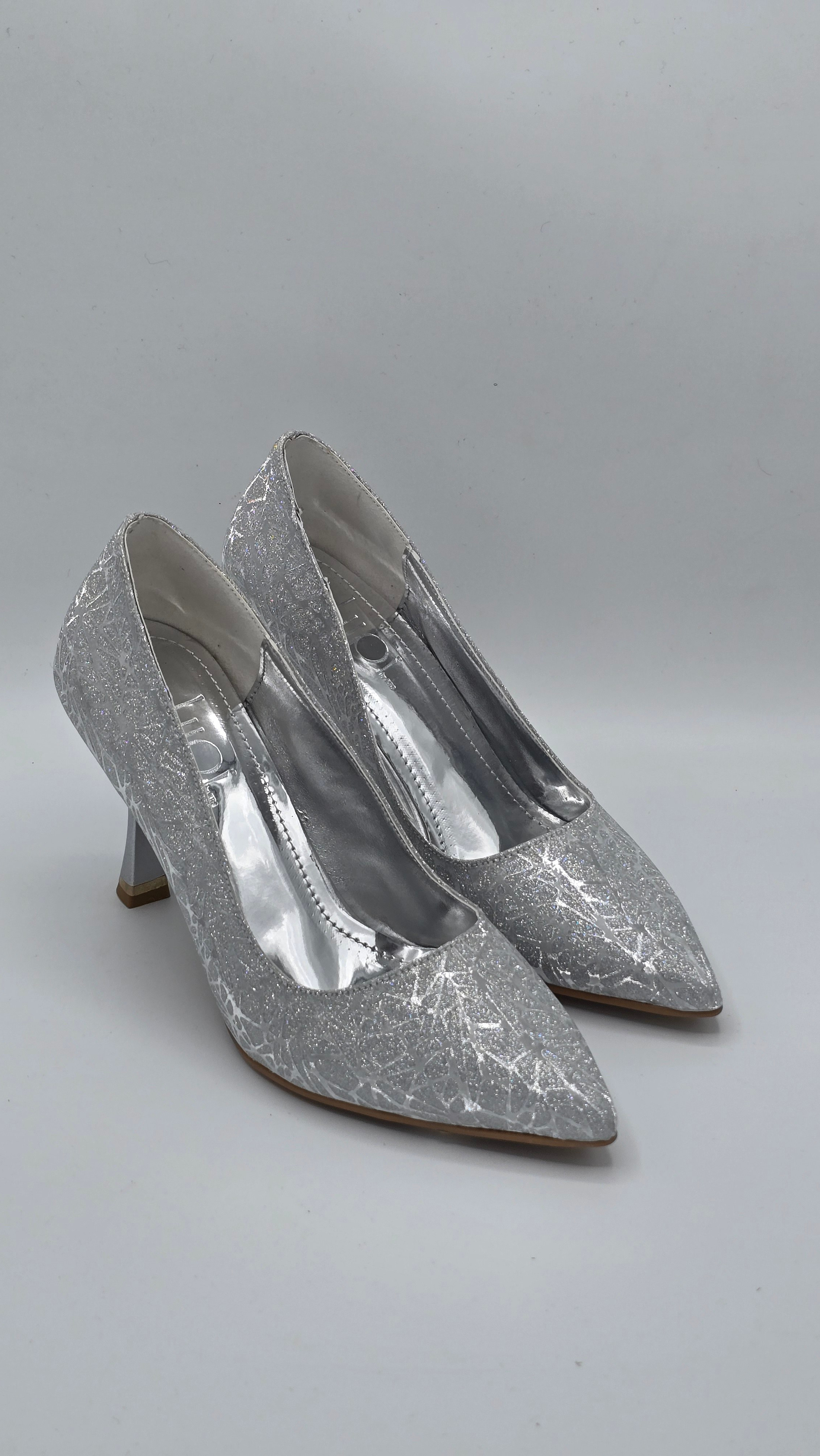 Luvestashoes Gece Siyahı Gümüş Nakışlı Ortopedik Stiletto