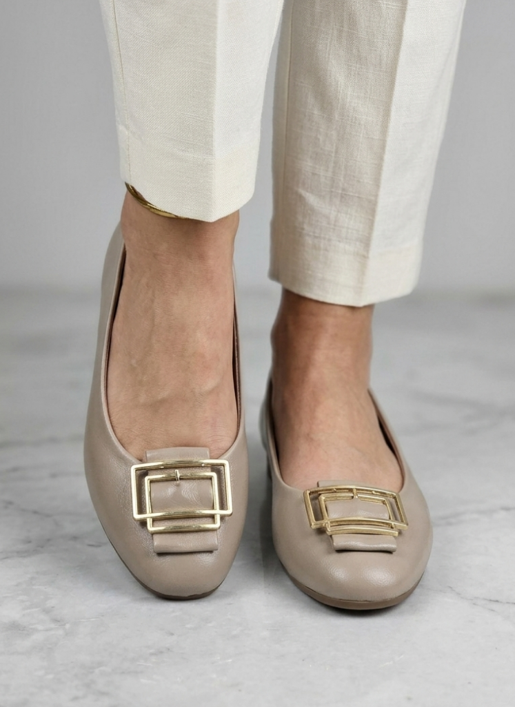 Luvestashoes Gold Çerçeve Tokalı Babet Bej