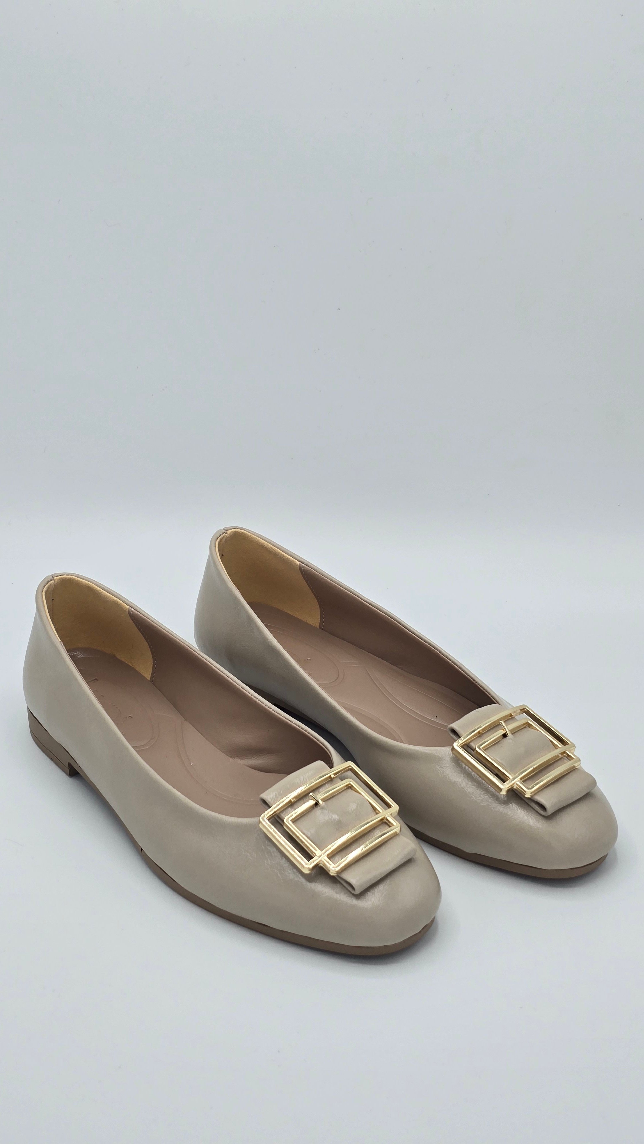 Luvestashoes Gold Çerçeve Tokalı Babet Bej