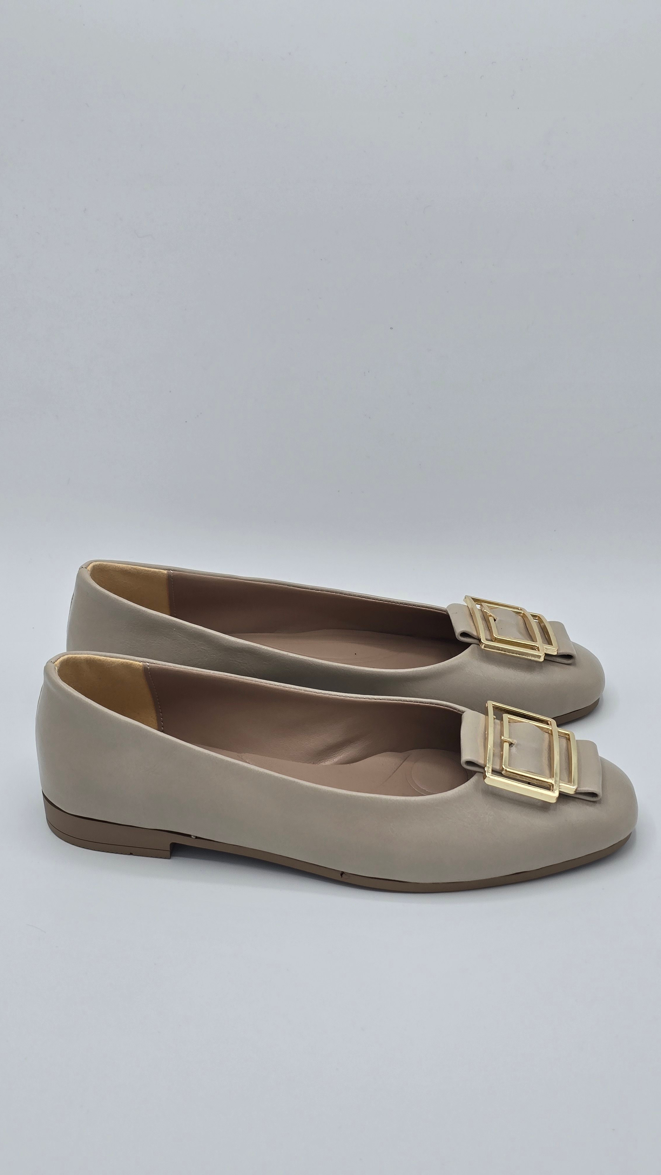 Luvestashoes Gold Çerçeve Tokalı Babet Bej