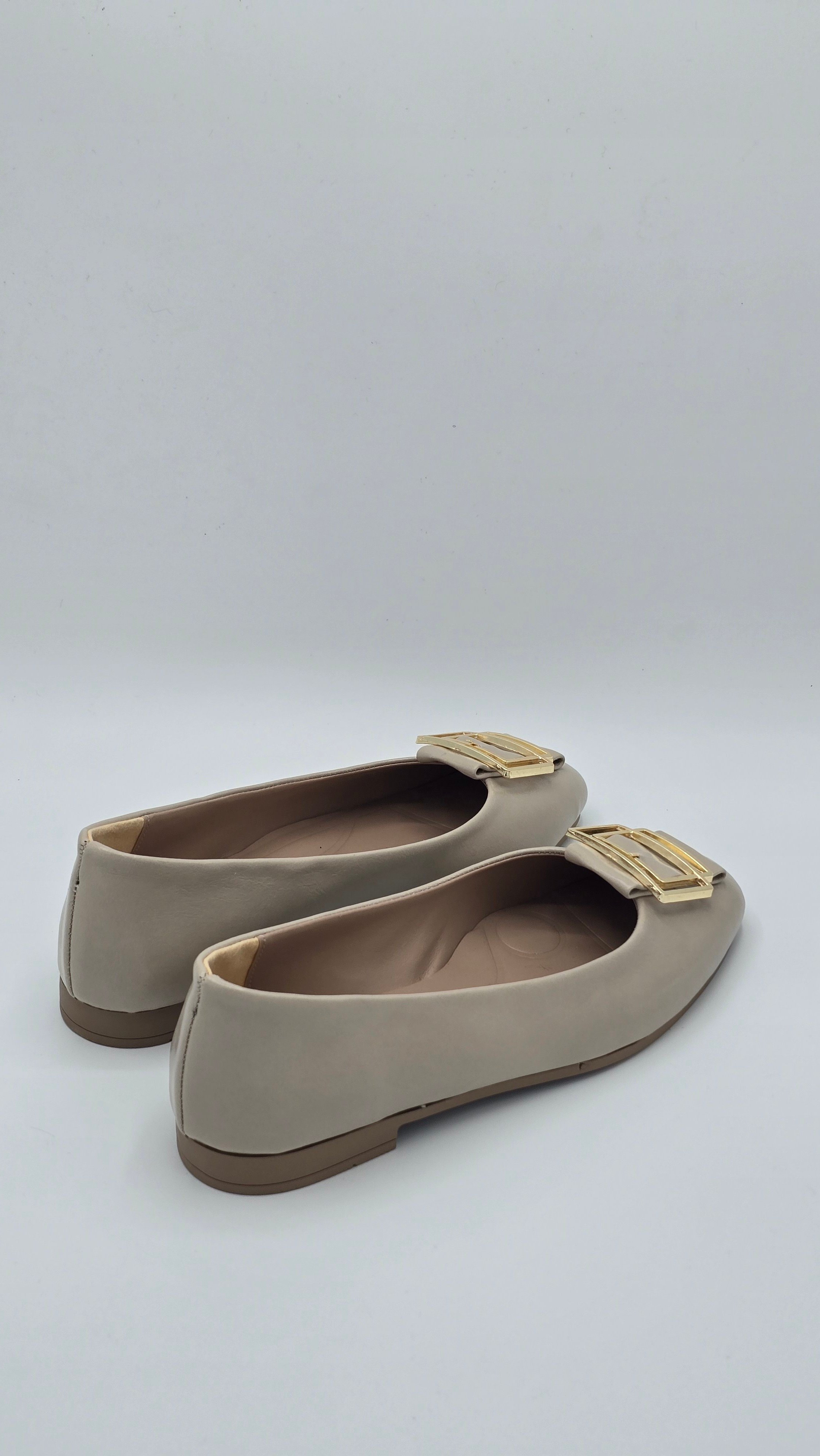Luvestashoes Gold Çerçeve Tokalı Babet Bej