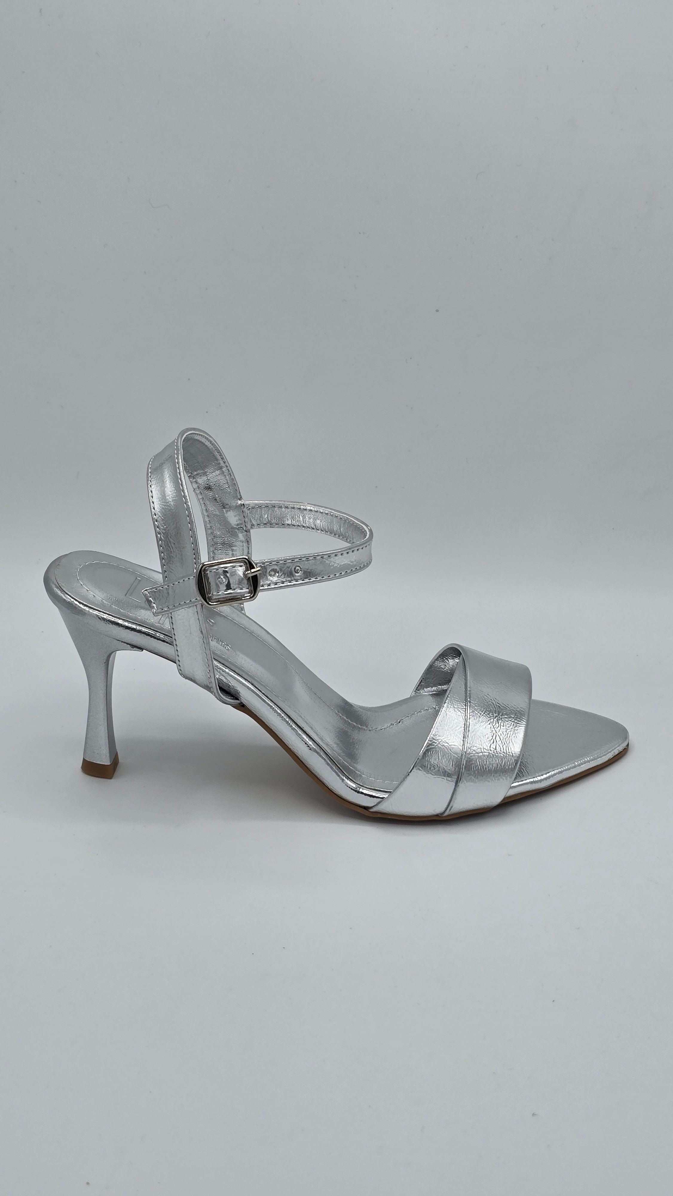 Luvestashoes Gümüş Bilekten Tokalı İnce Topuk Stiletto