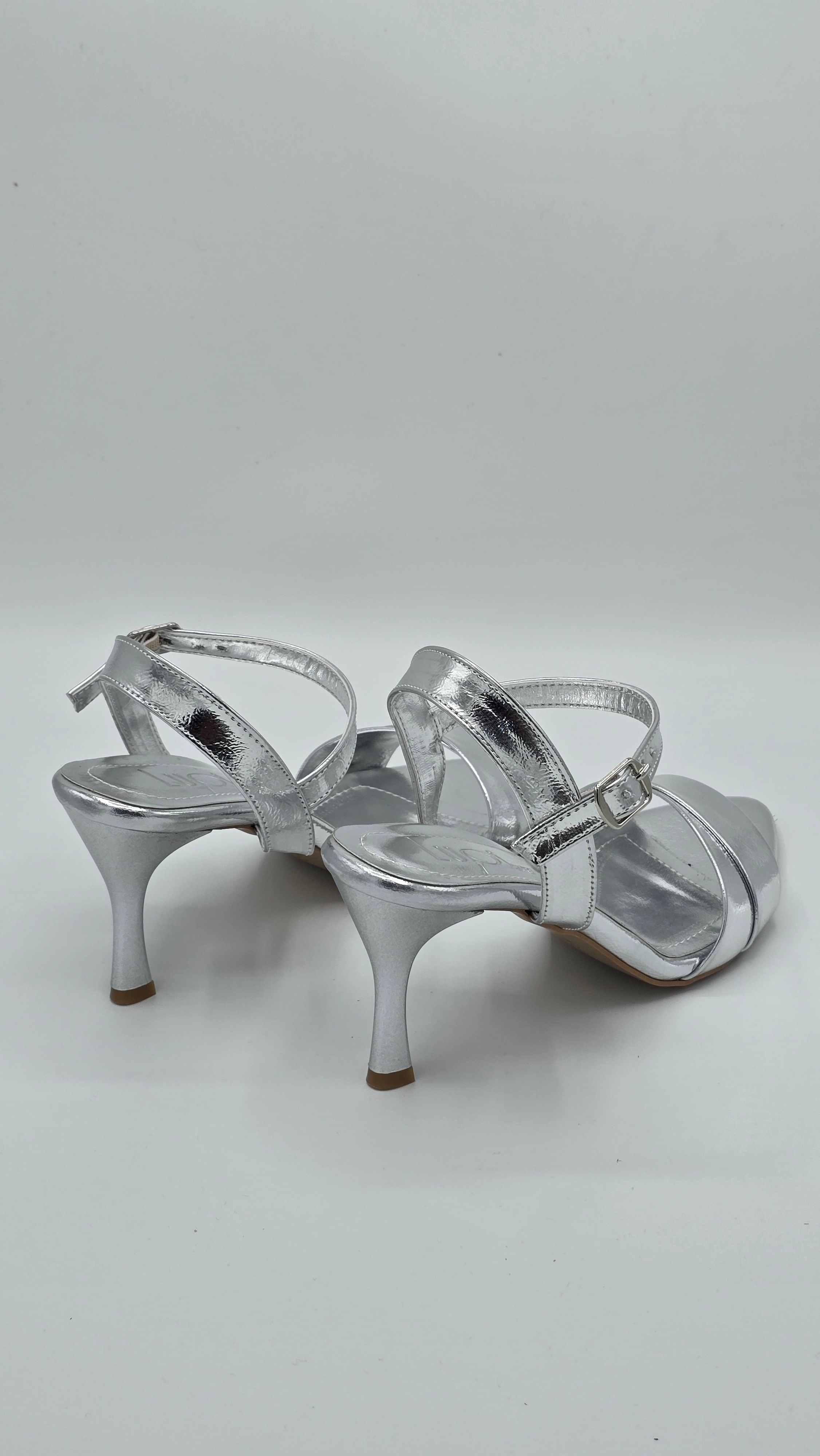Luvestashoes Gümüş Bilekten Tokalı İnce Topuk Stiletto