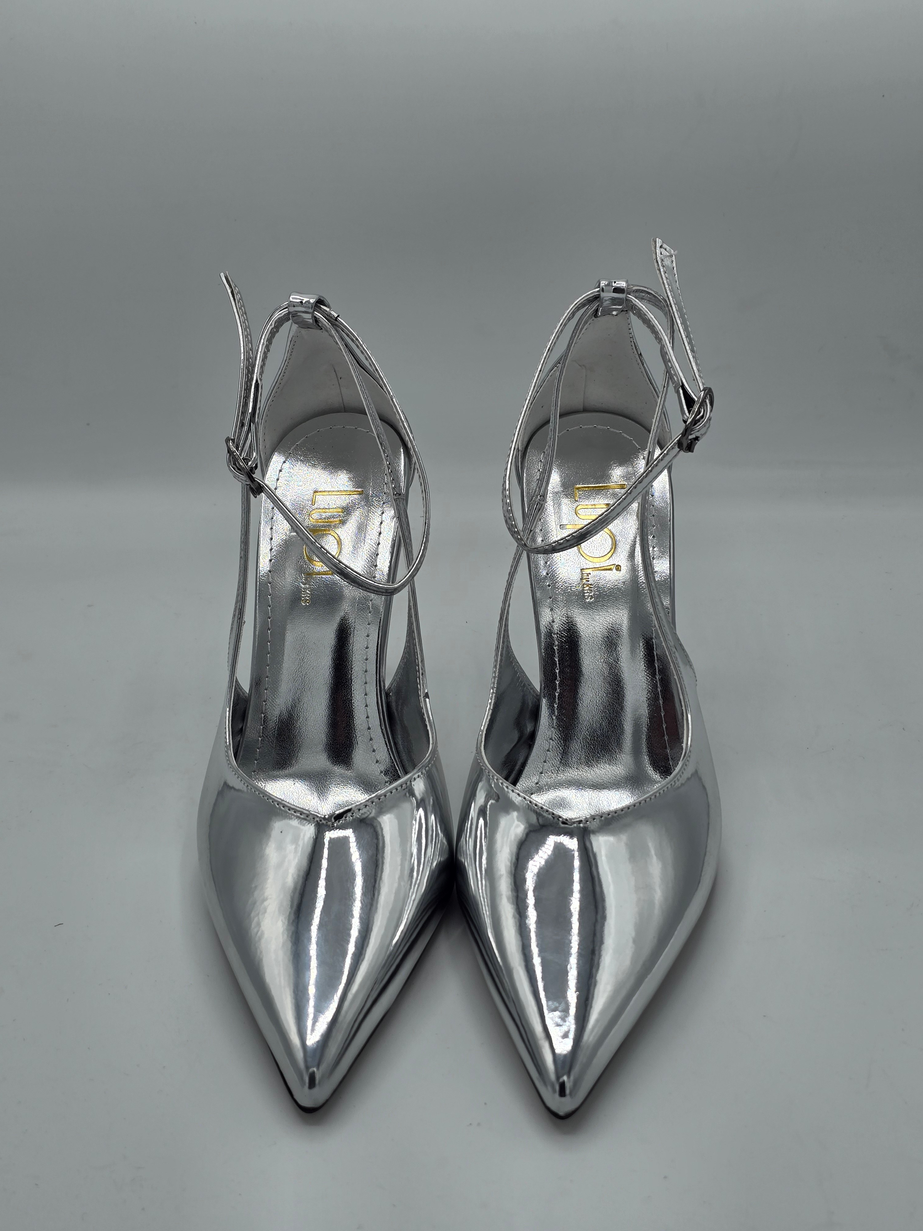 Luvestashoes Gümüş Bilekten Tokalı İnce Topuk Stiletto