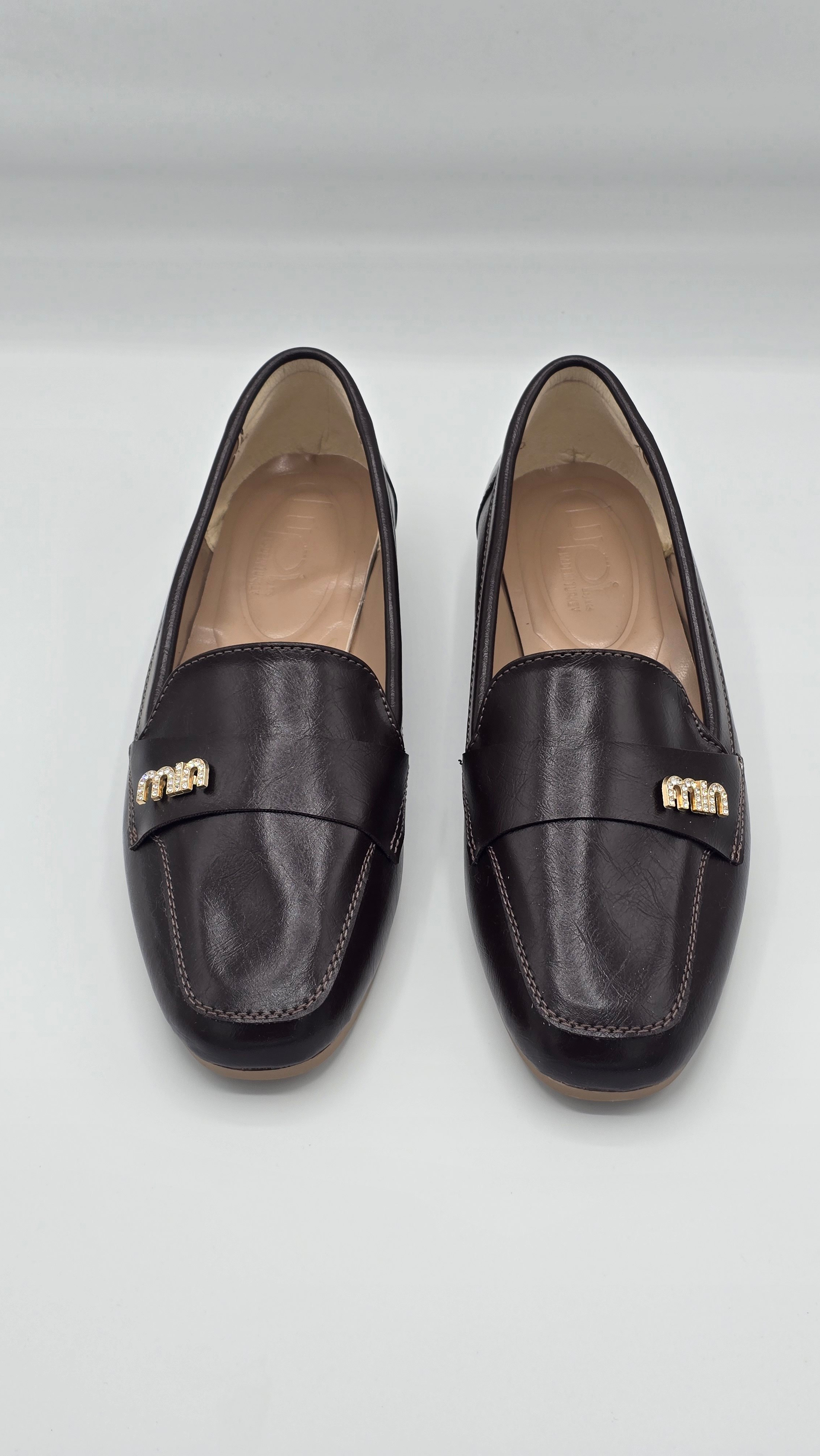 Luvestashoes Kahve Deri Gold Logolu Klasik Günlük Şık Babet