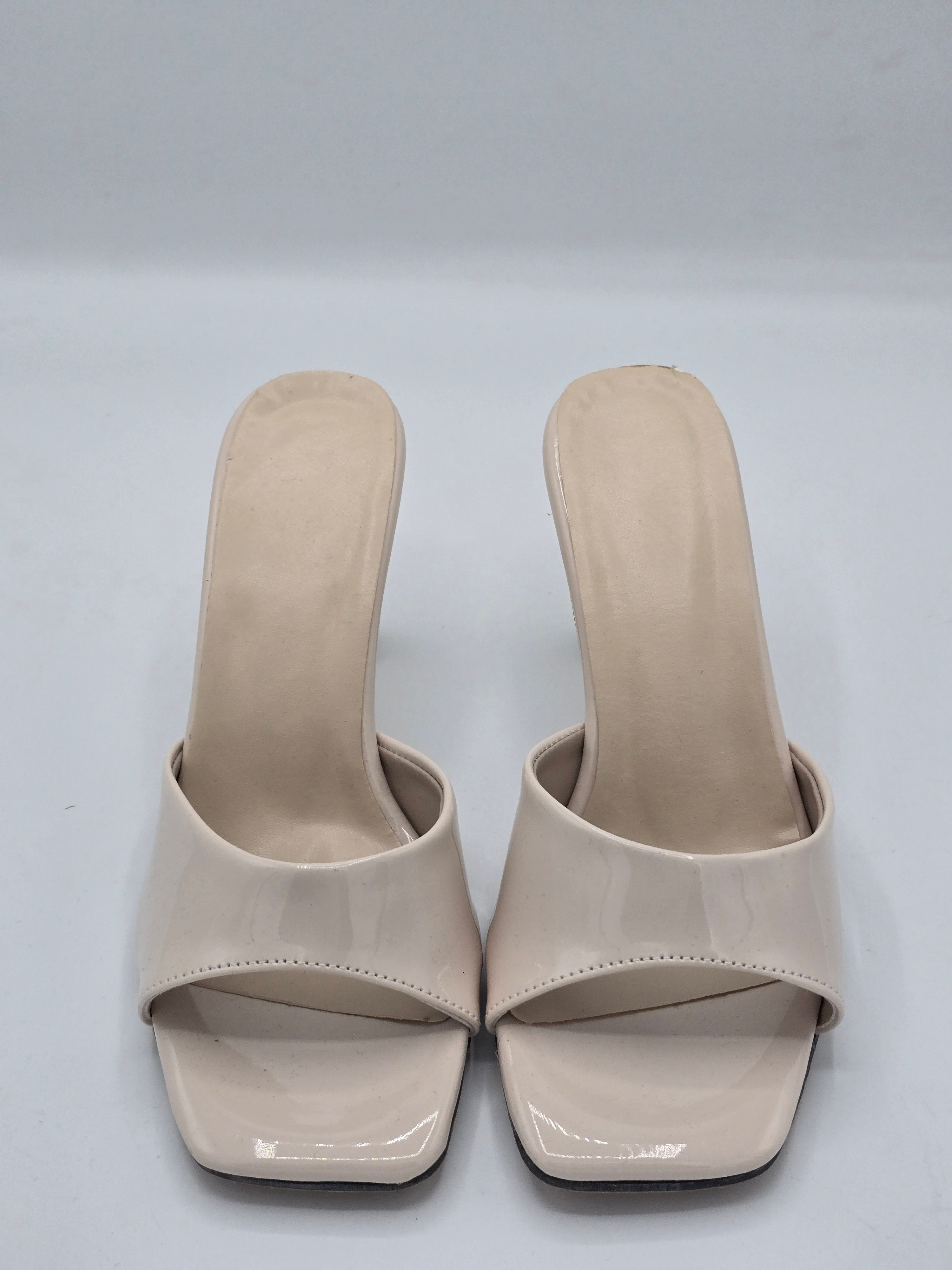 LUVESTASHOES KARE BURUNLU  TOPUKLU TERLİK  BEJ